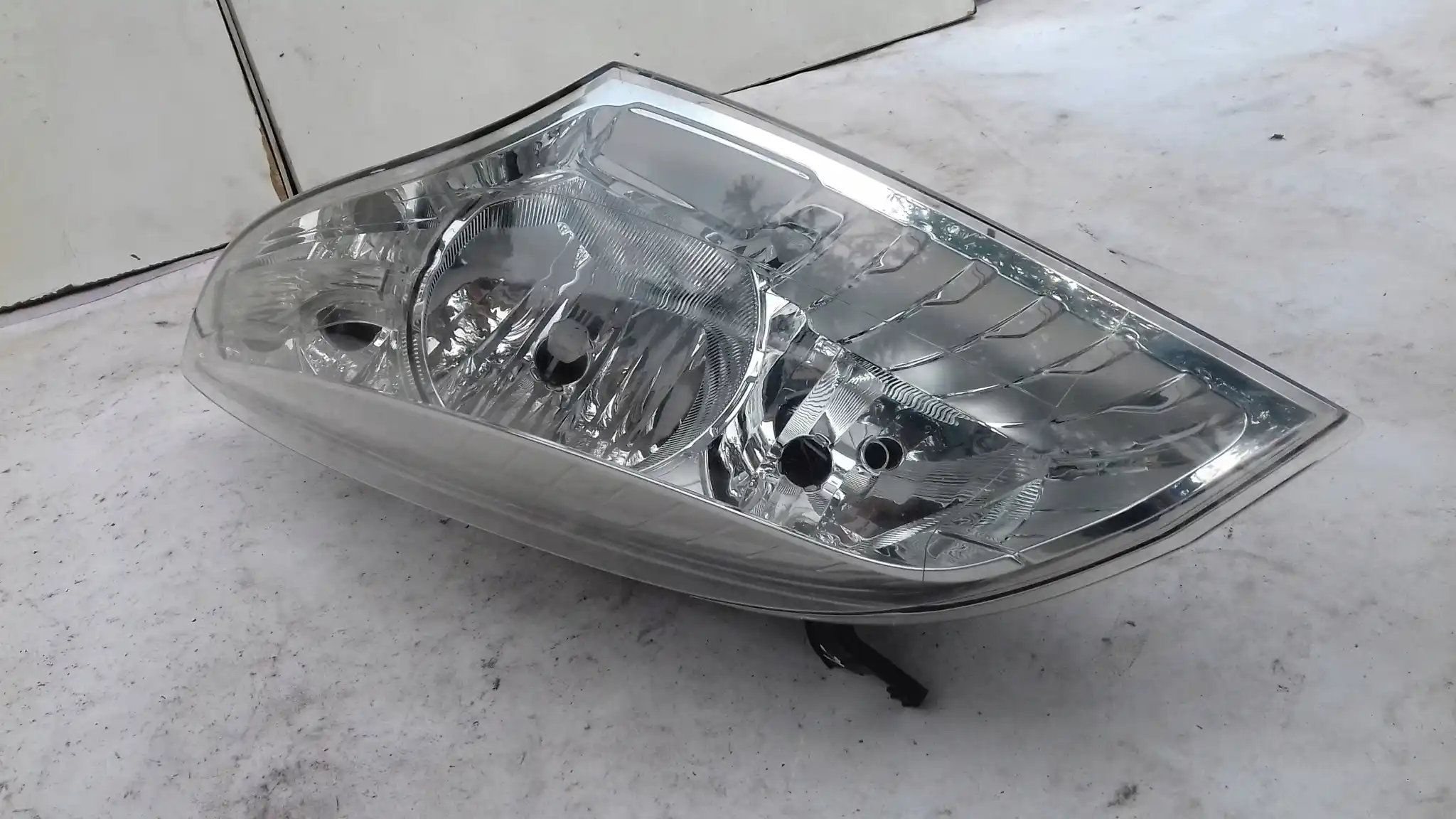 LAMPA LEWY PRZÓD PRZEDNIA 130702310800 RENAULT MEGANE III 08-13