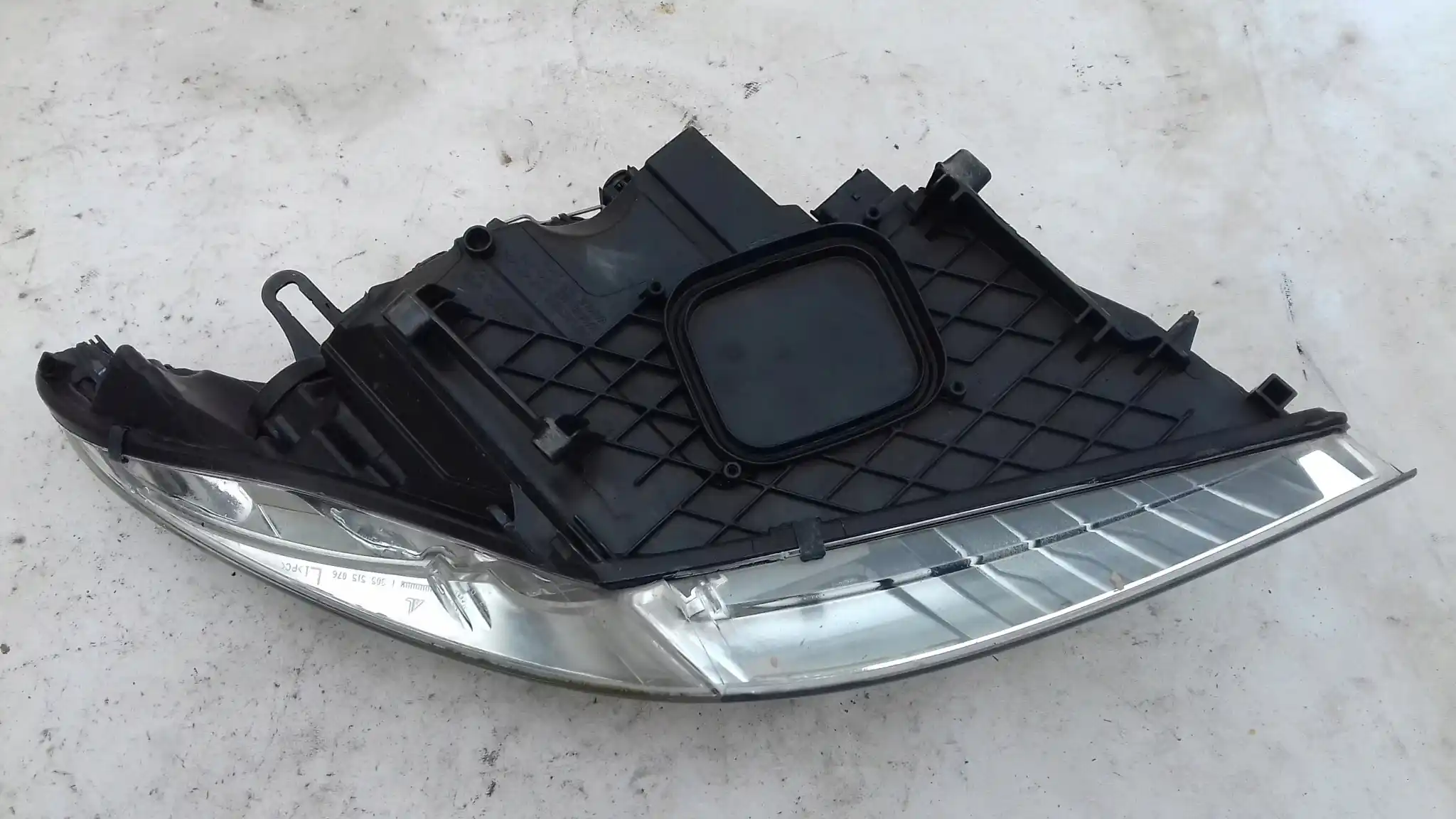 LAMPA LEWY PRZÓD PRZEDNIA 130702310800 RENAULT MEGANE III 08-13