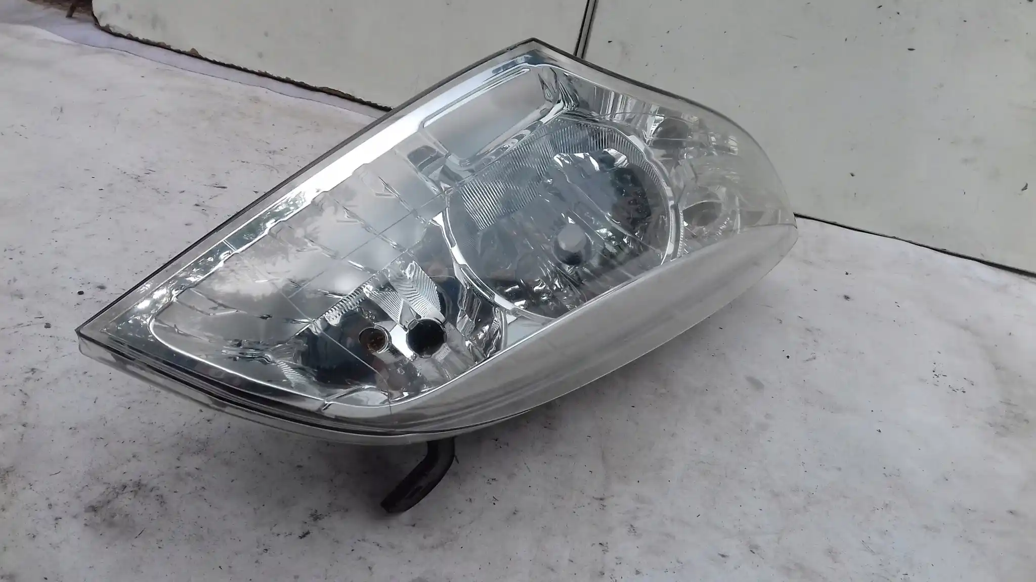 LAMPA PRAWY PRZÓD PRZEDNIA 130702310900 RENAULT MEGANE III 08-13