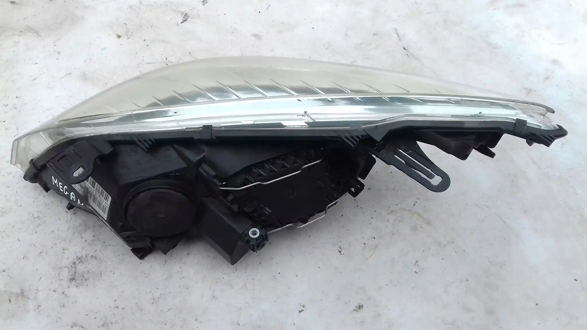 LAMPA PRAWY PRZÓD PRZEDNIA 130702310900 RENAULT MEGANE III 08-13