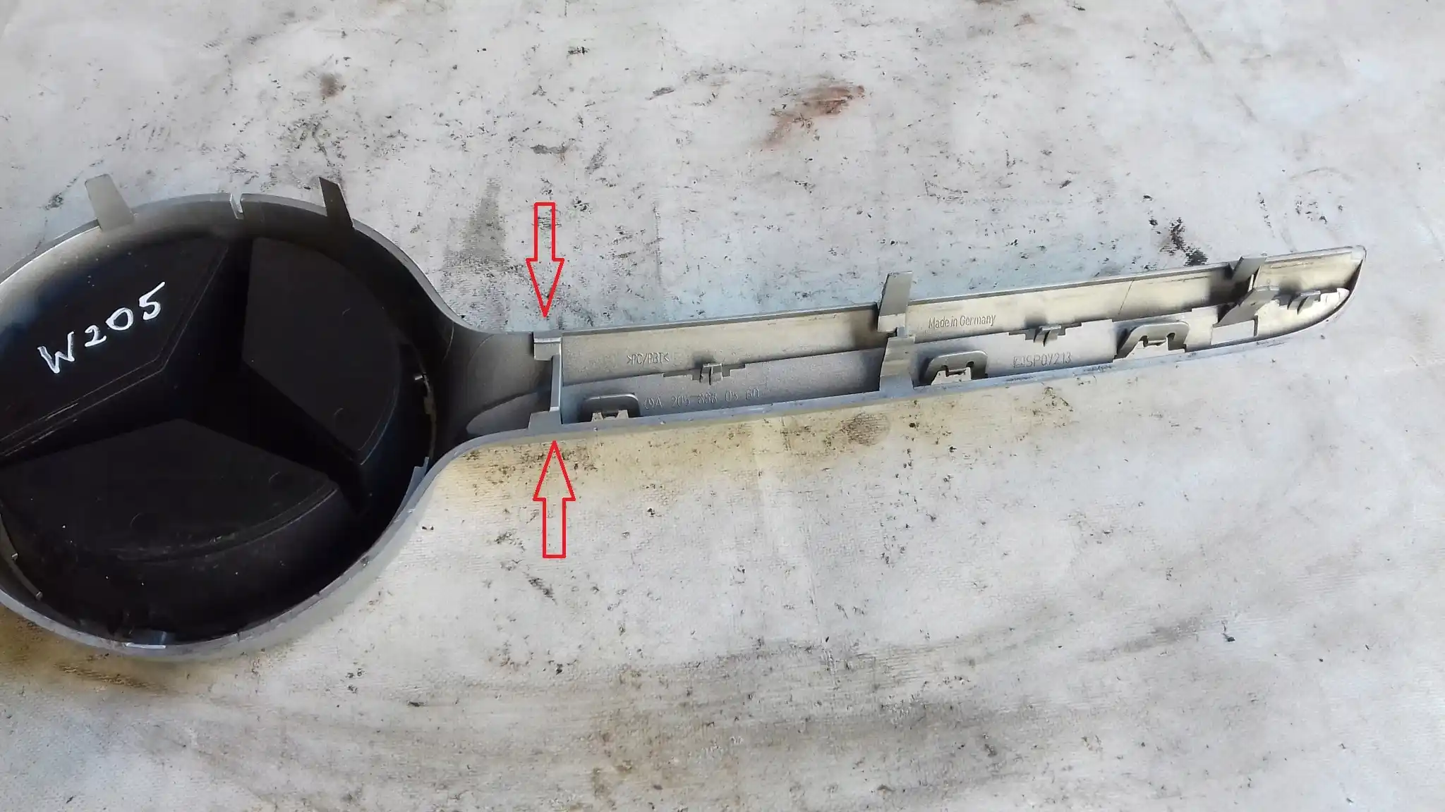 GRILL ATRAPA CHŁODNICY A2058880560 MERCEDES C-KLASA W205 14-