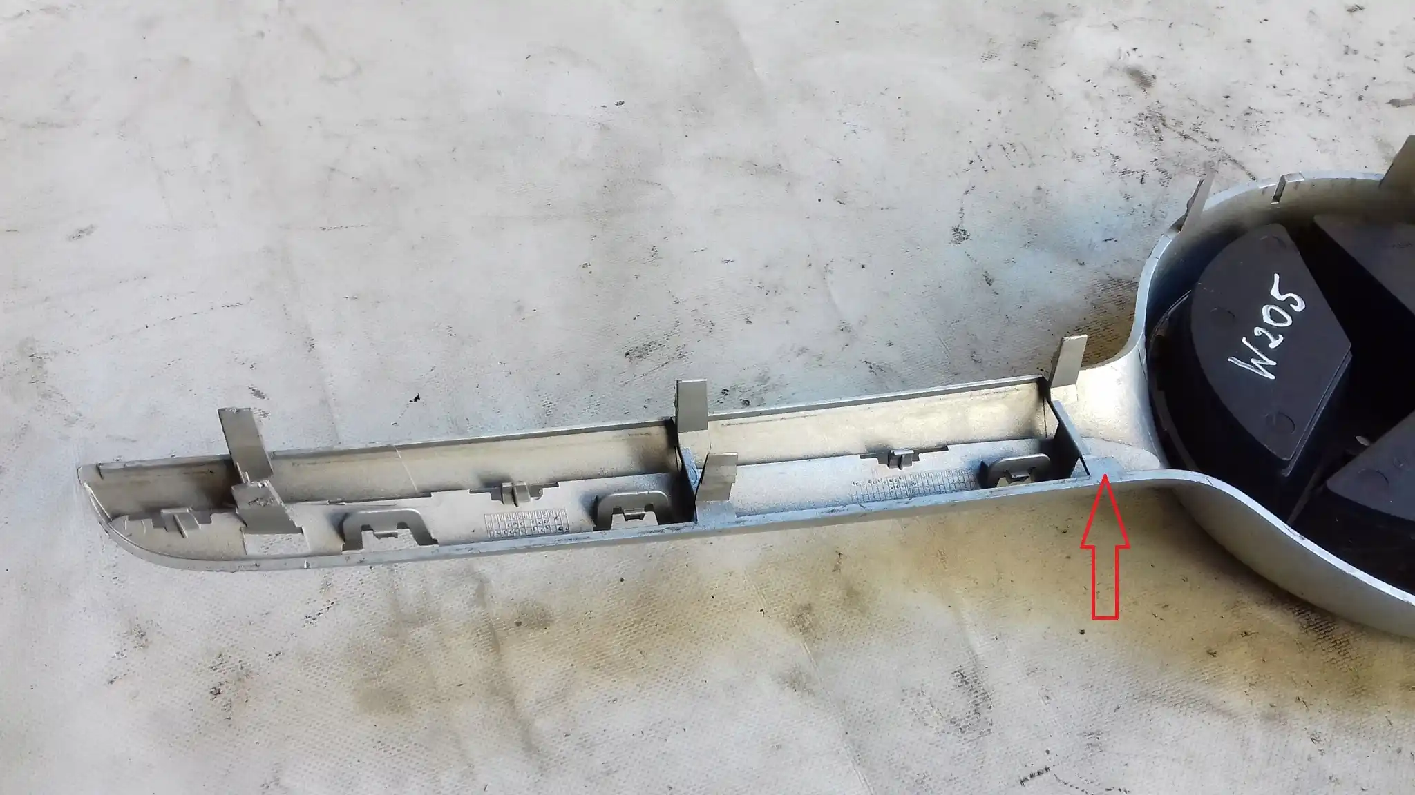GRILL ATRAPA CHŁODNICY A2058880560 MERCEDES C-KLASA W205 14-