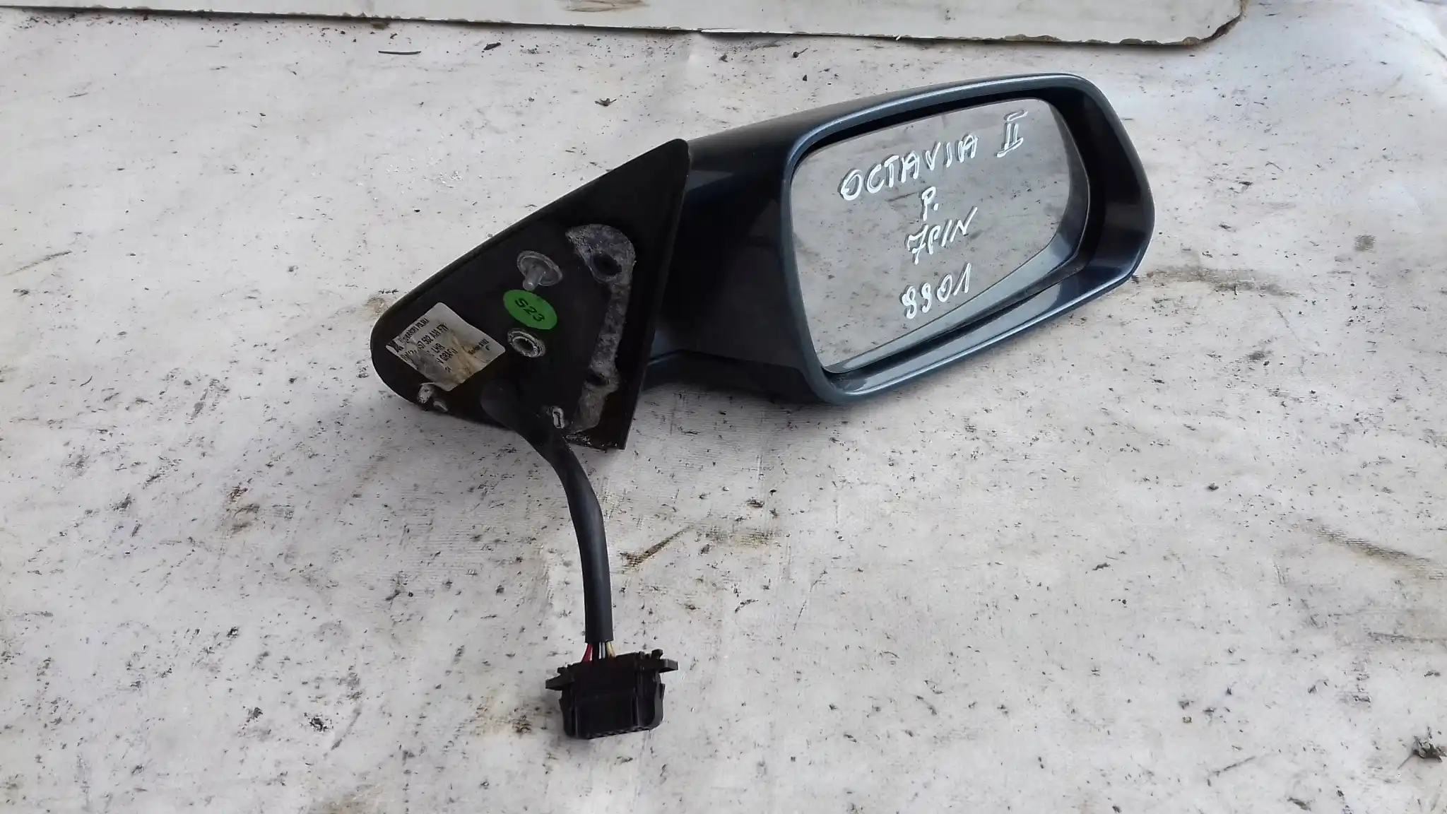 LUSTERKO PRAWE ELEKTRYCZNE 7PIN SKODA OCTAVIA II 2 04-08 9901