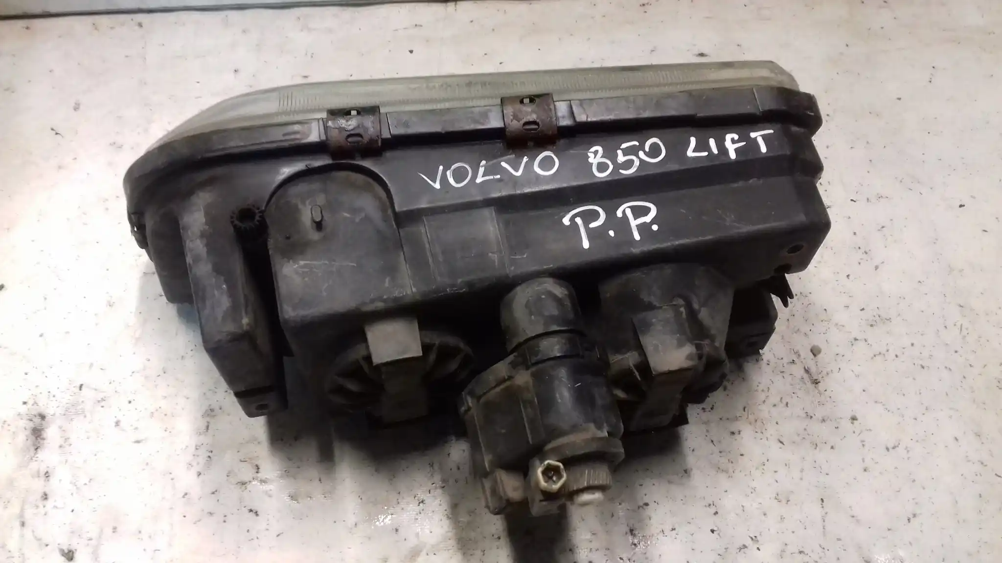 LAMPA PRAWY PRZÓD PRZEDNIA 14200600 VOLVO 850 LIFT 94-