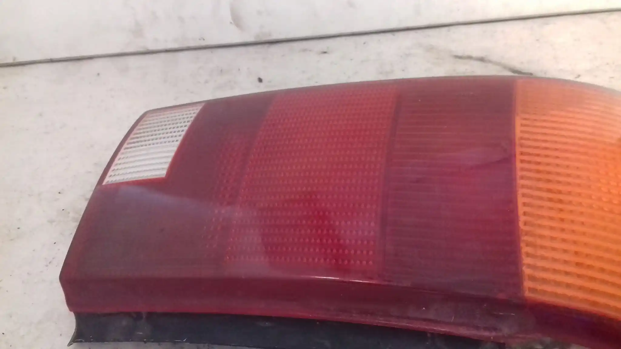 LAMPA LEWY TYŁ TYLNA 895945095B AUDI 80 90 B3 COUPE 86-