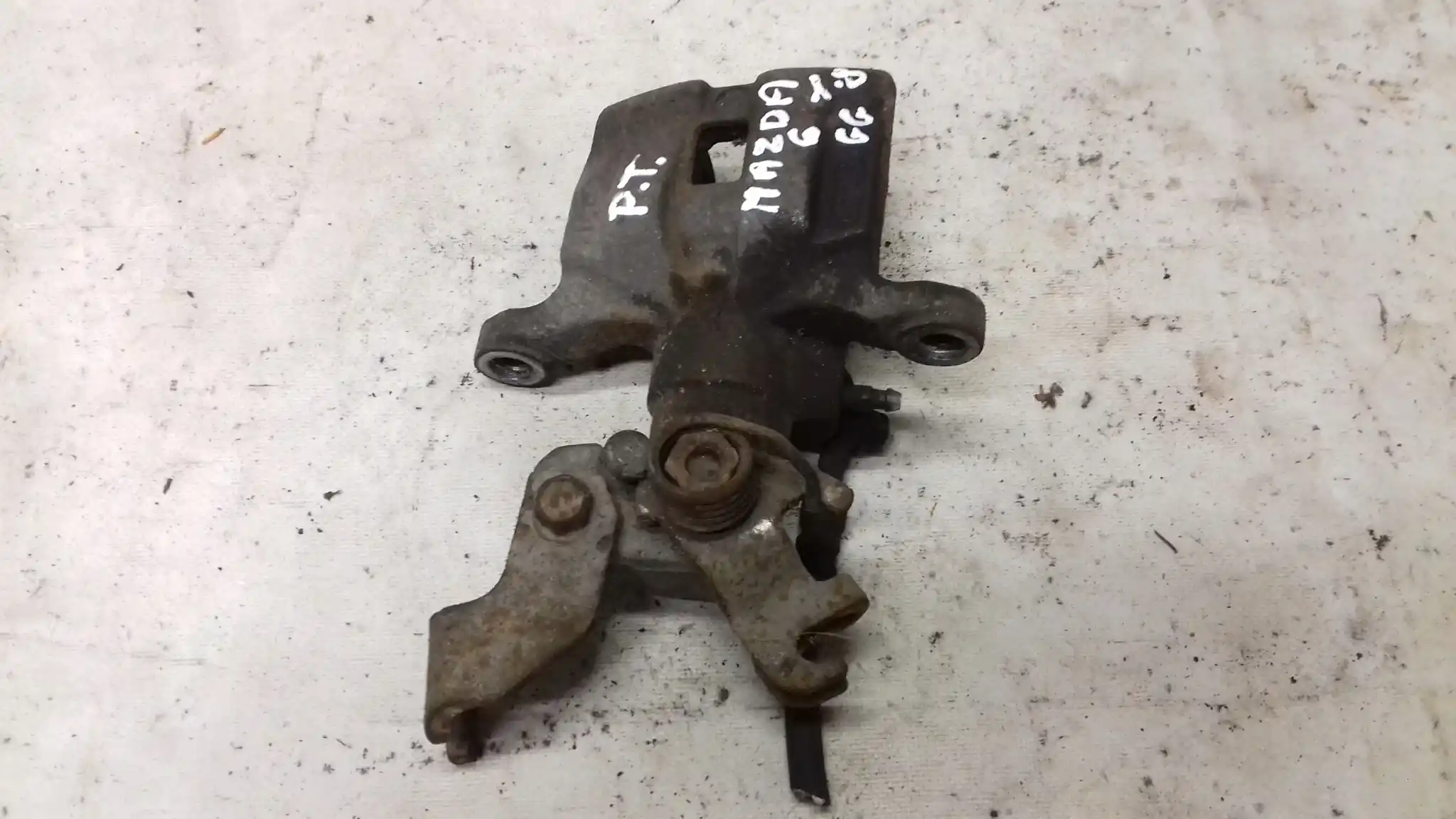 ZACISK PRAWY TYŁ TYLNY MAZDA 6 GG GY 1.8 16V 02-