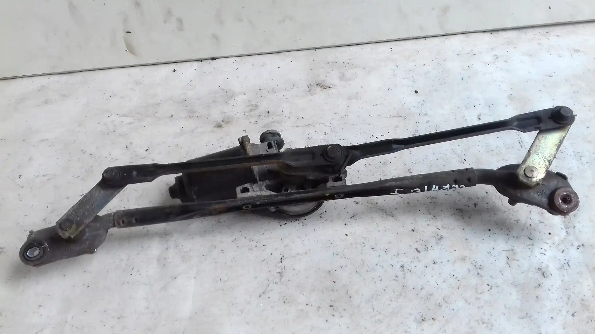MECHANIZM SILNICZEK 981102F000 WYCIERACZEK PRZÓD KIA CERATO I 03-08