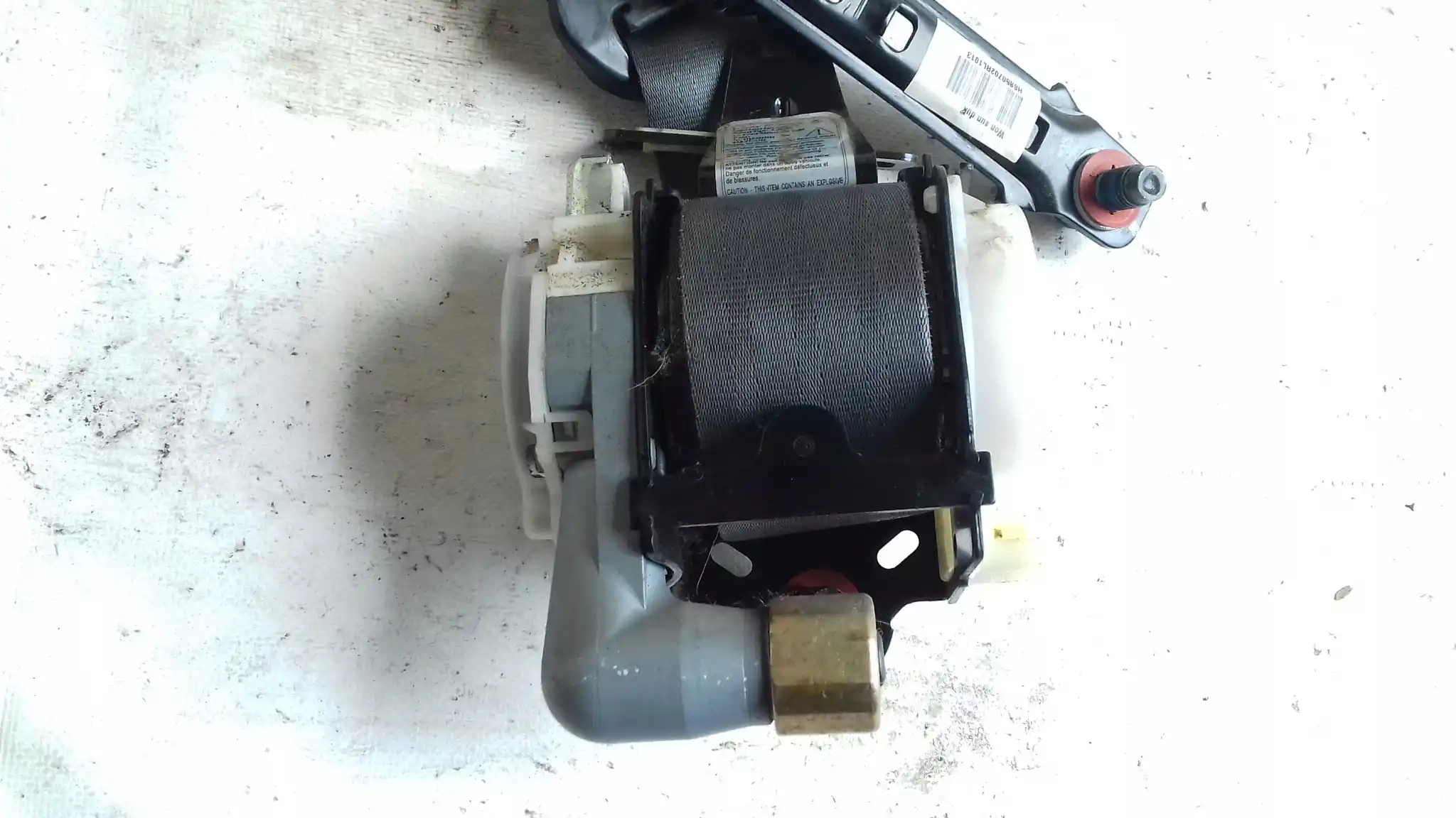 PAS BEZPIECZEŃSTWA PRAWY PRZÓD PRZEDNI 888202F001 KIA CERATO I 03-08
