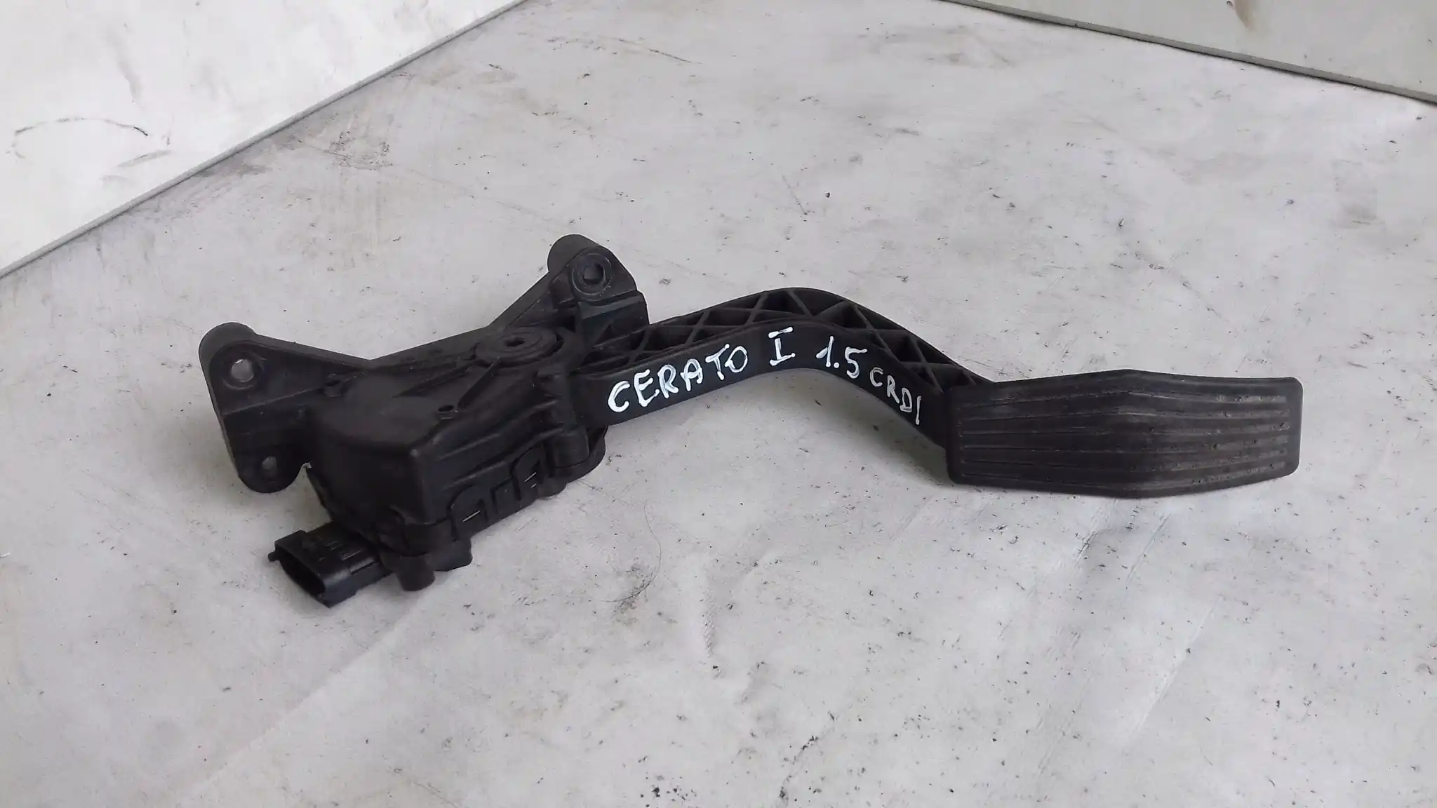 PEDAŁ GAZU POTENCJOMETR KIA CERATO I 1.5 CRDI 03-08