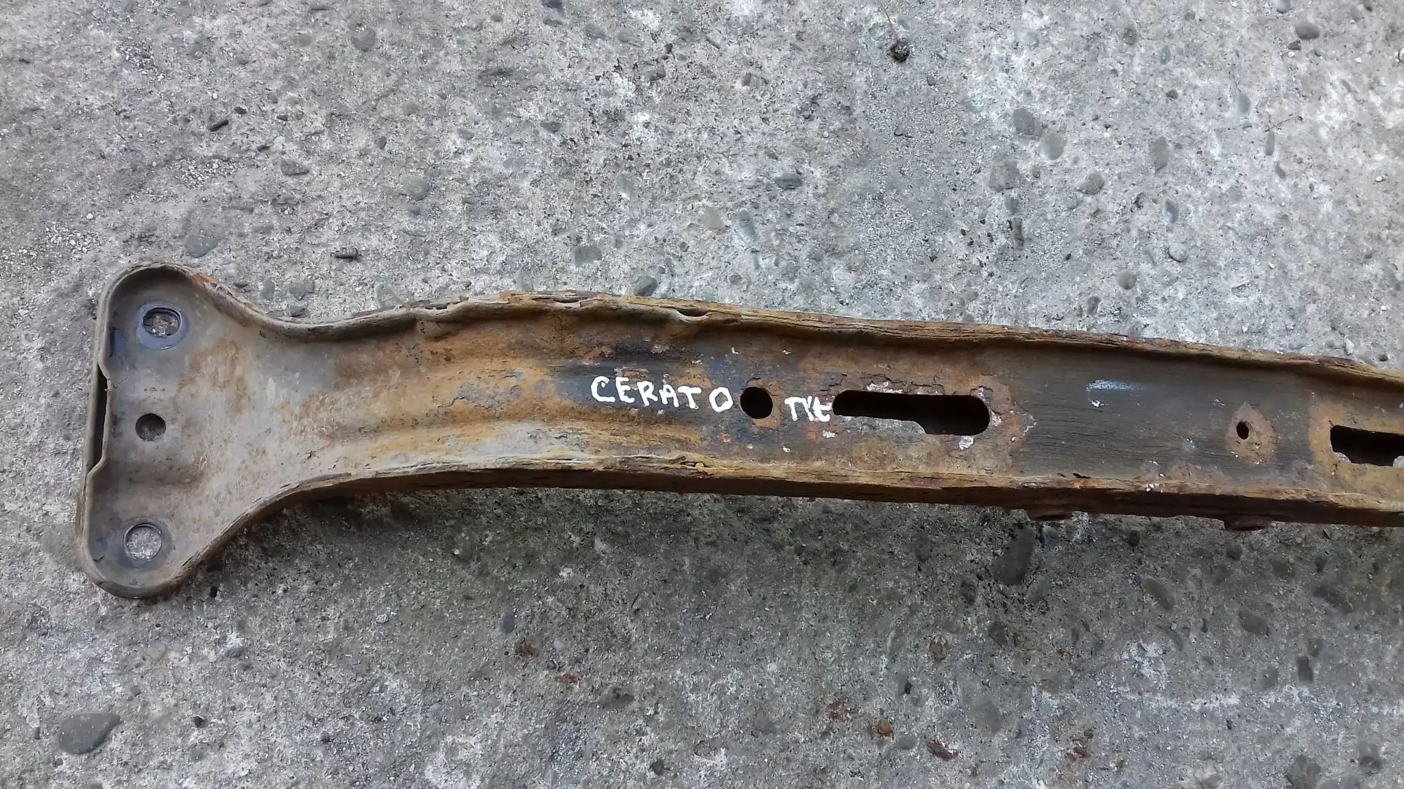 BELKA ZAWIESZENIA TYŁ TYLNA KIA CERATO I HB 03-08