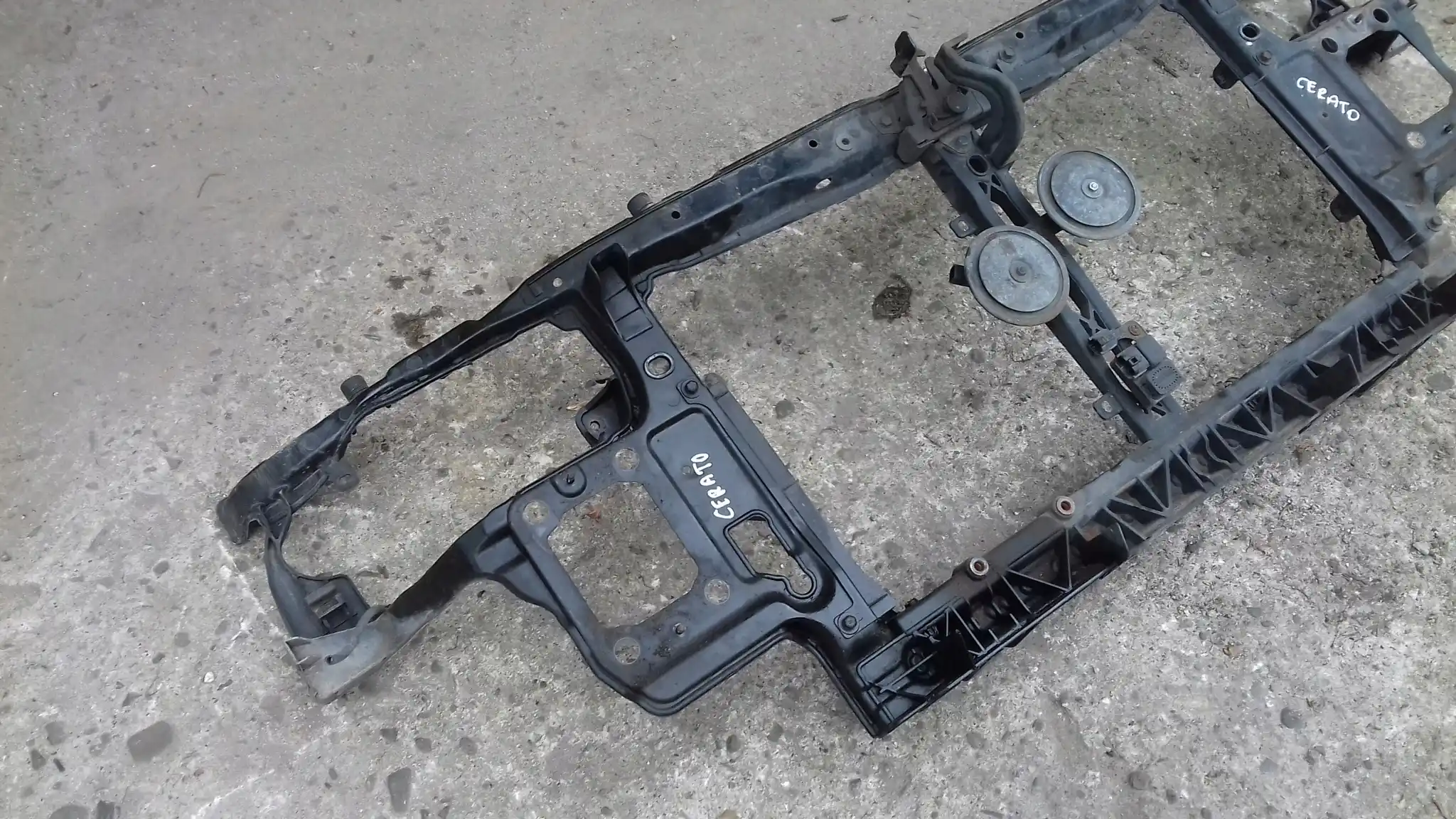 PAS PRZEDNI WZMOCNIENIE KIA CERATO I 03-