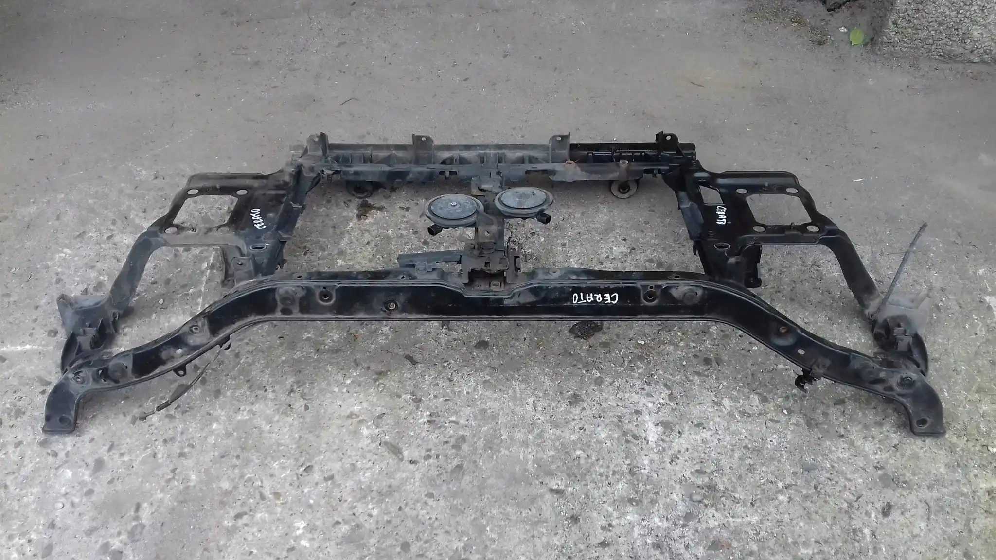 PAS PRZEDNI WZMOCNIENIE KIA CERATO I 03-