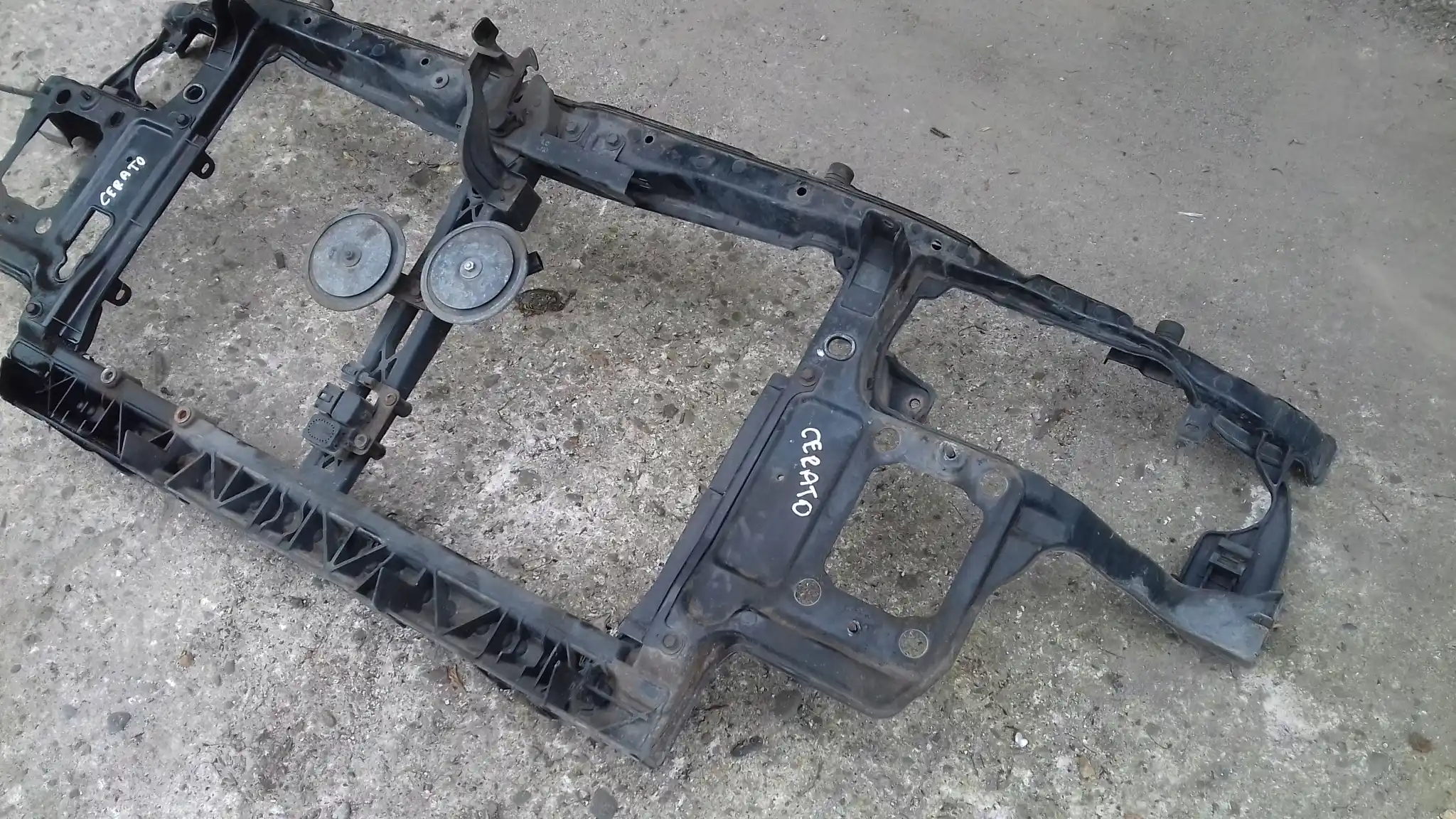 PAS PRZEDNI WZMOCNIENIE KIA CERATO I 03-