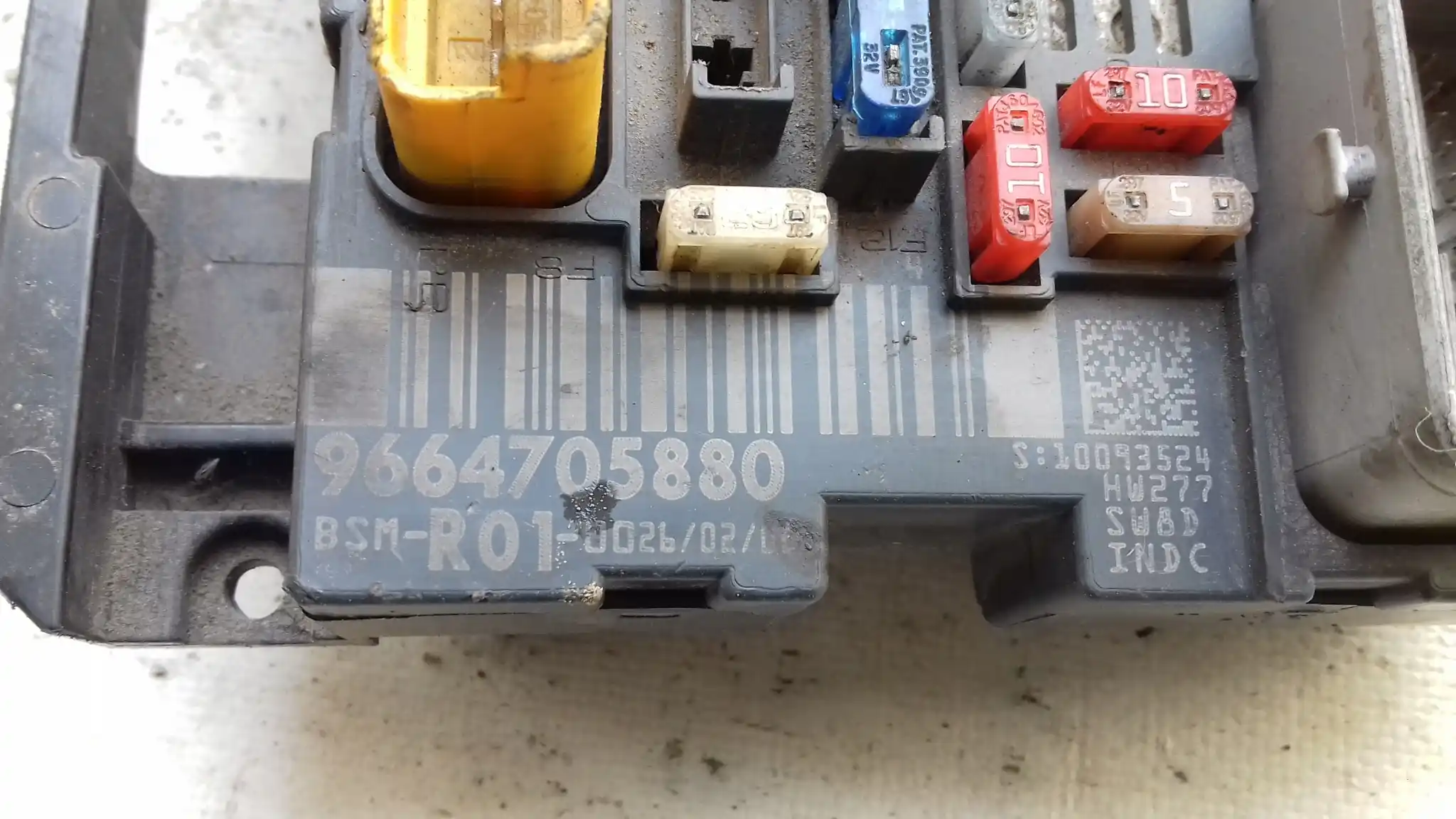 SKRZYNKA BEZPIECZNIKÓW MODUŁ BSM 9664705880 CITROEN C5 III X7 07-