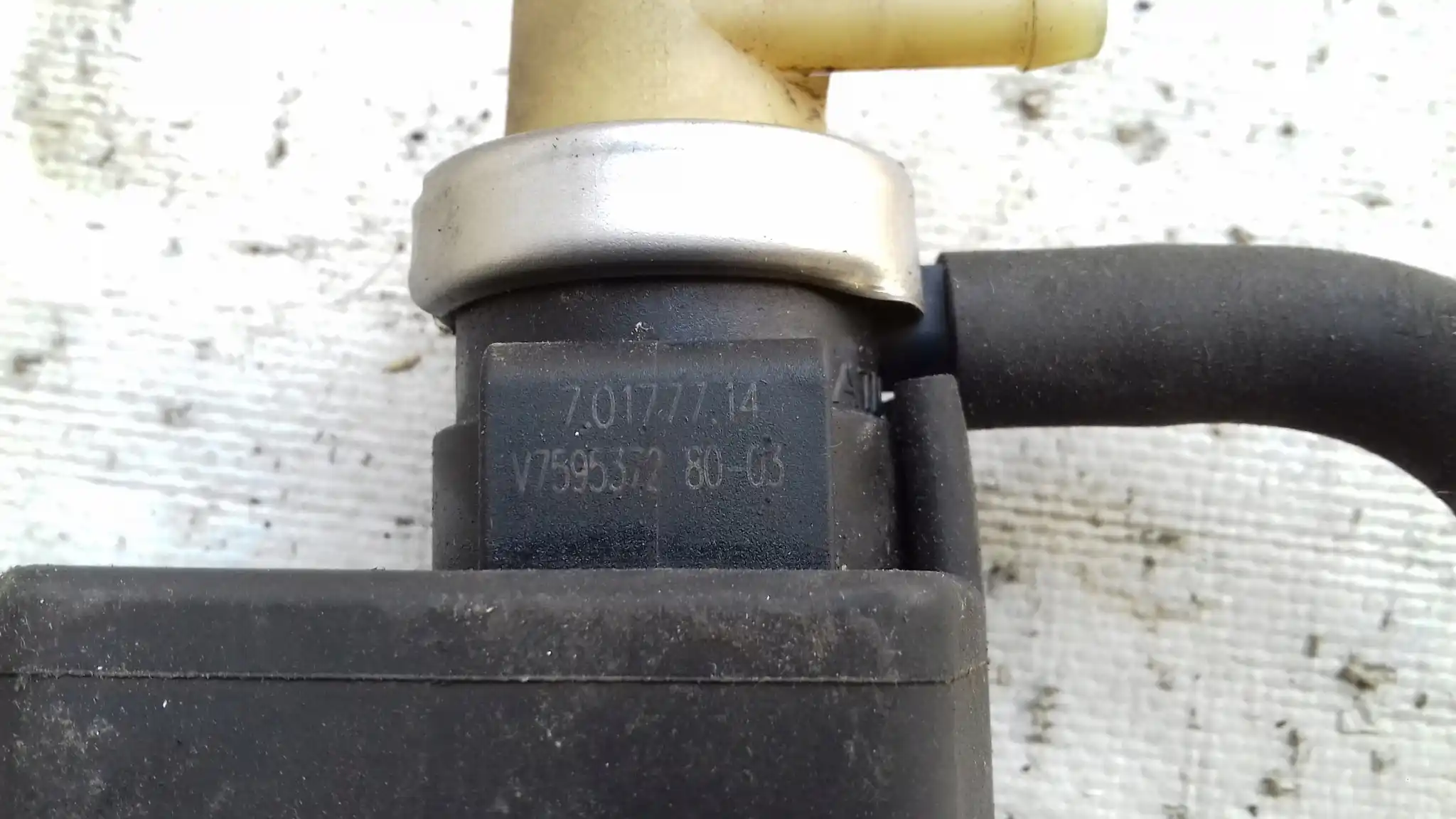ZAWOREK ZAWÓR PODCIŚNIENIA V759537280 CITROEN C5 III X7 1.6 THP 07-