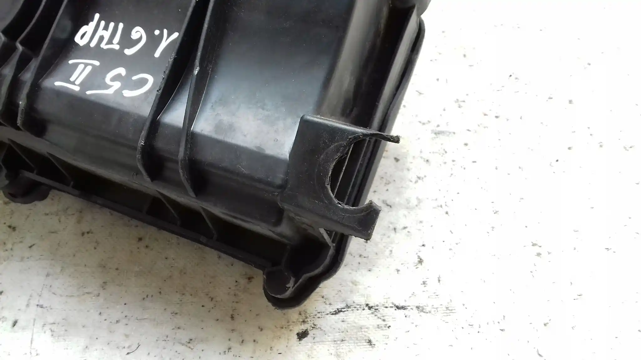 OBUDOWA FILTRA POWIETRZA V75836818008 CITROEN C5 III X7 1.6 THP 07-