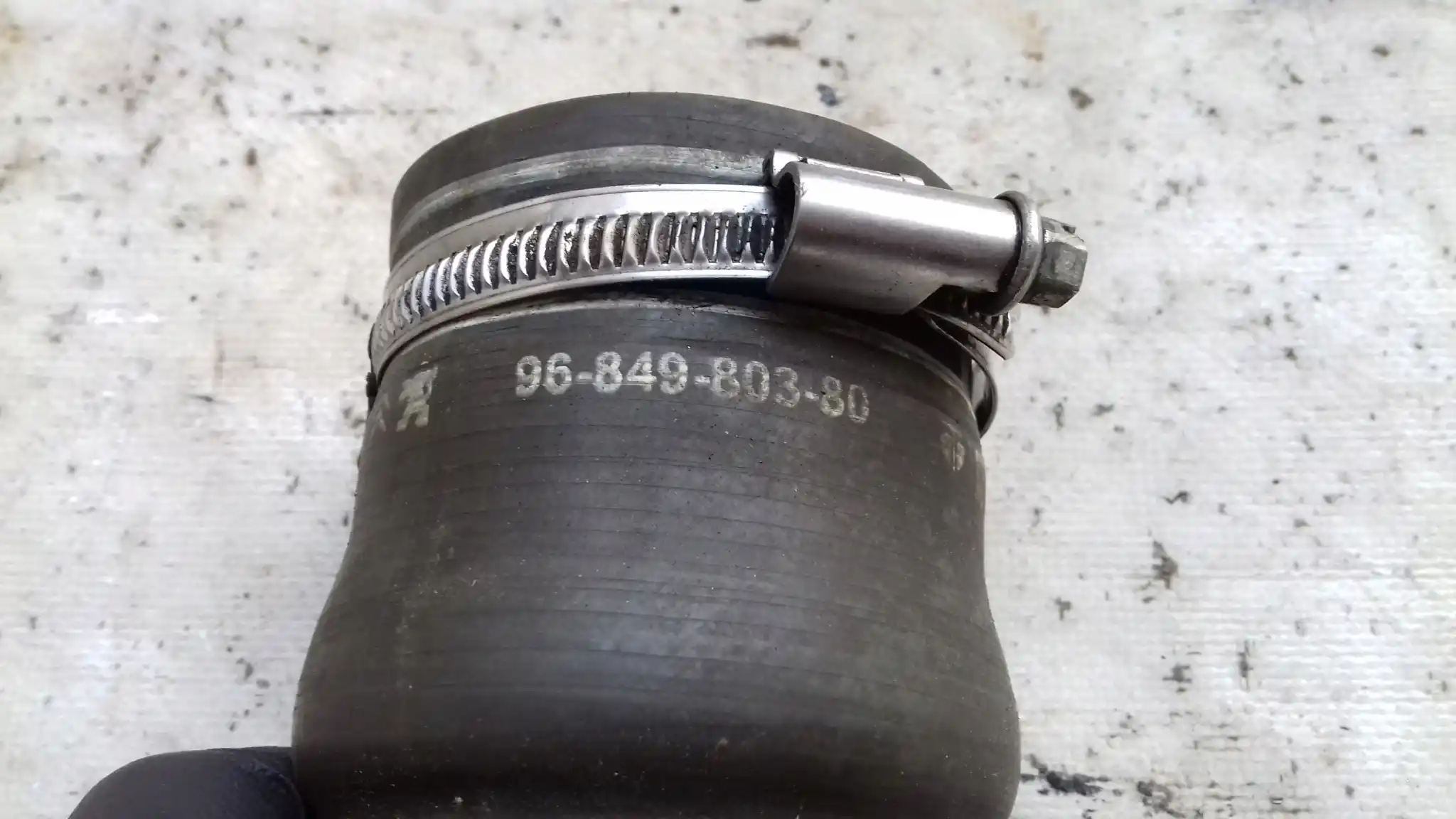 DOLOT RURA POWIETRZA 9684980380 CITROEN C5 III X7 1.6 THP 07-