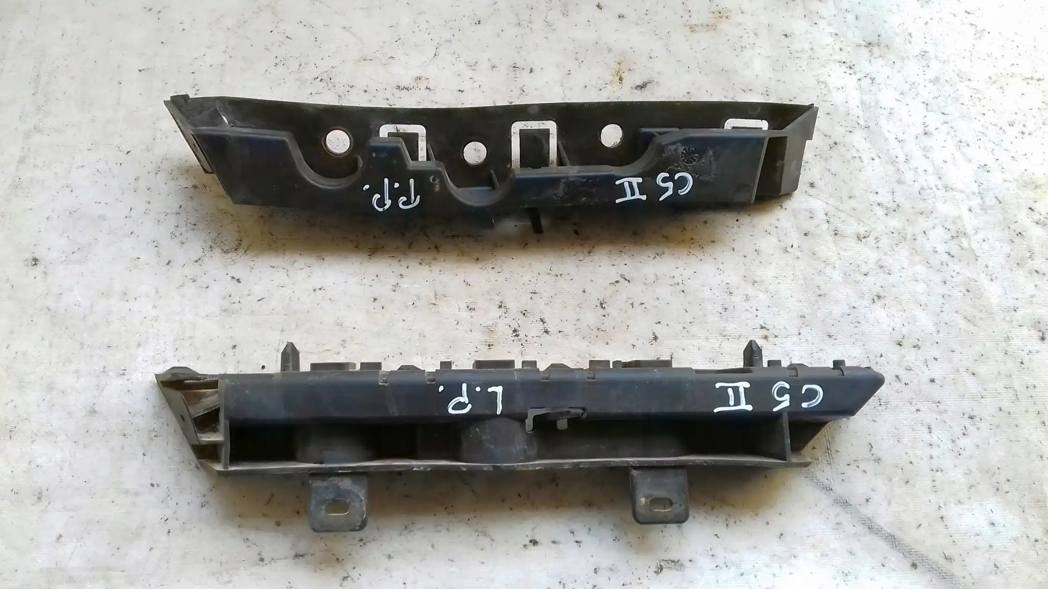 ŚLIZG ZDERZAKA PRZÓD LEWY PRAWY 9681058880 9681058980 CITROEN C5 III X7 07-
