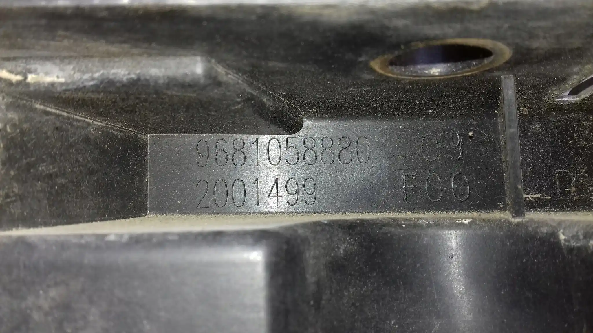 ŚLIZG ZDERZAKA PRZÓD LEWY PRAWY 9681058880 9681058980 CITROEN C5 III X7 07-
