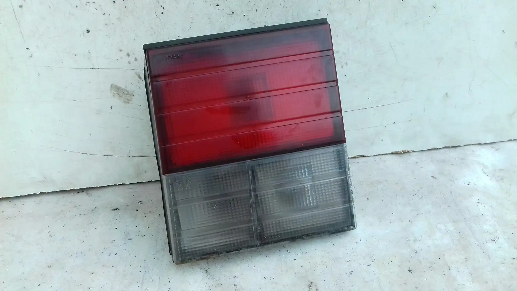 LAMPA KLAPY PRAWY TYŁ TYLNA 8360205501 SSANGYONG MUSSO 93-