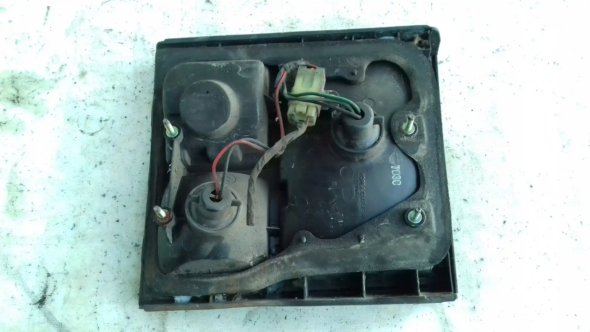LAMPA KLAPY PRAWY TYŁ TYLNA 8360205501 SSANGYONG MUSSO 93-