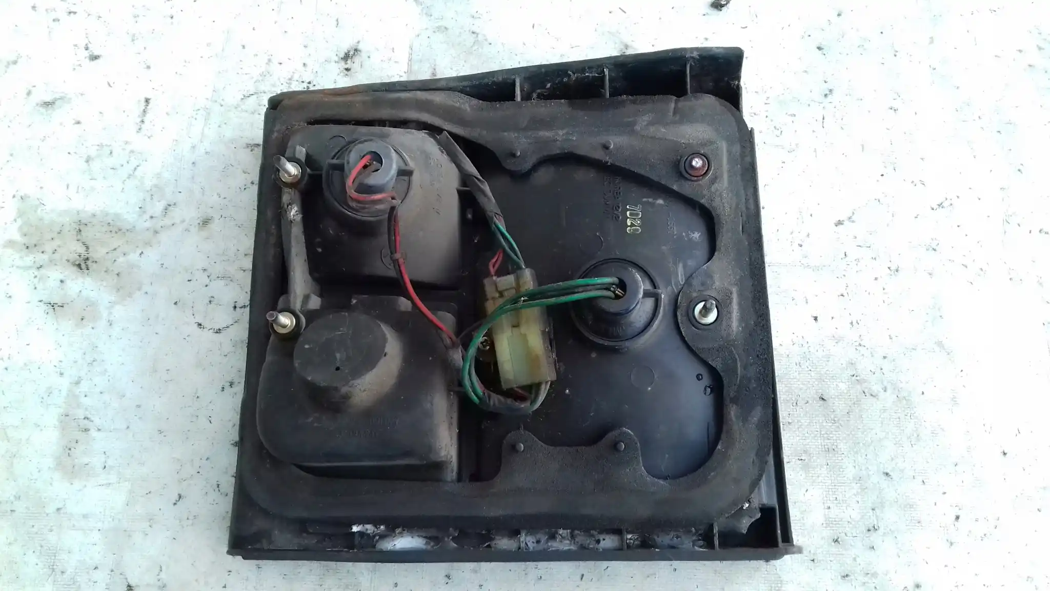 LAMPA KLAPY LEWY TYŁ TYLNA 8360105501 SSANGYONG MUSSO 93-