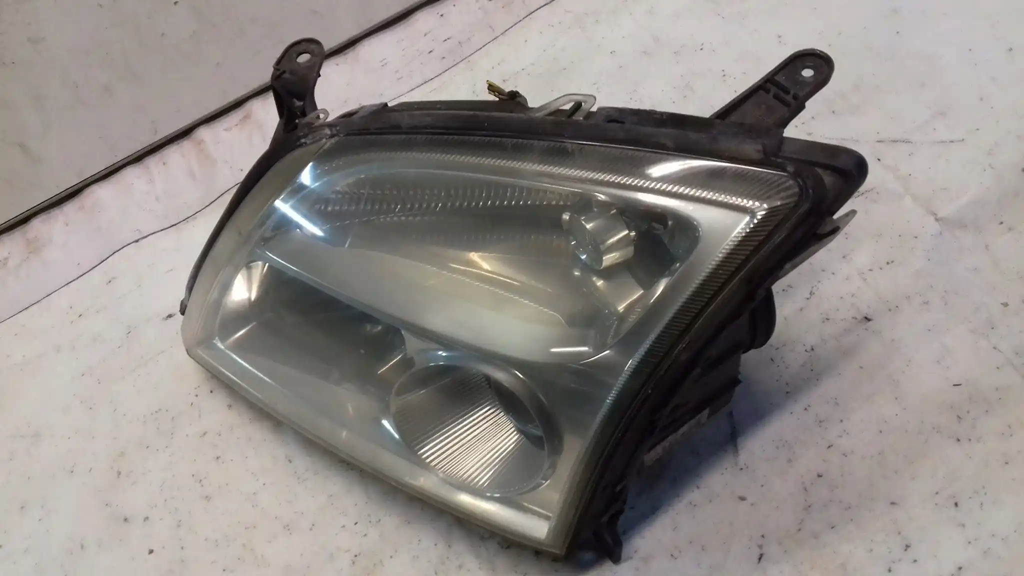 LAMPA LEWY PRZÓD PRZEDNIA 15588700 OPEL VECTRA C SIGNUM 02-05