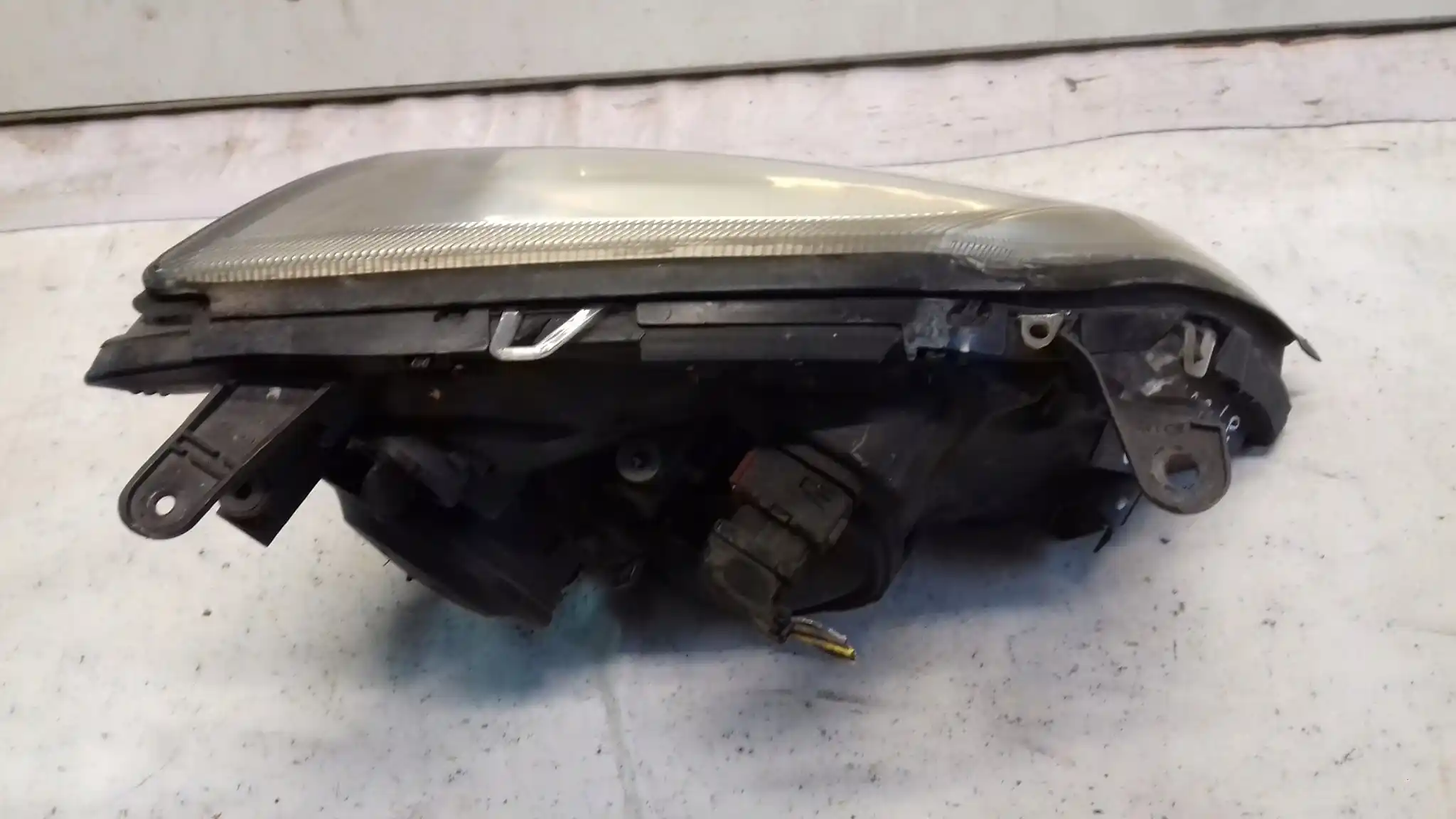 LAMPA LEWY PRZÓD PRZEDNIA 15588700 OPEL VECTRA C SIGNUM 02-05