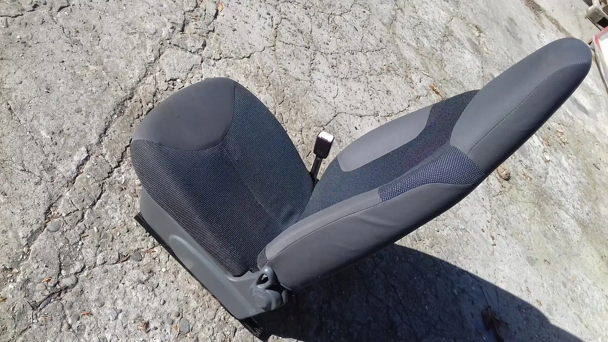 FOTEL LEWY PRZÓD PRZEDNI PEUGEOT 107 3D 05-