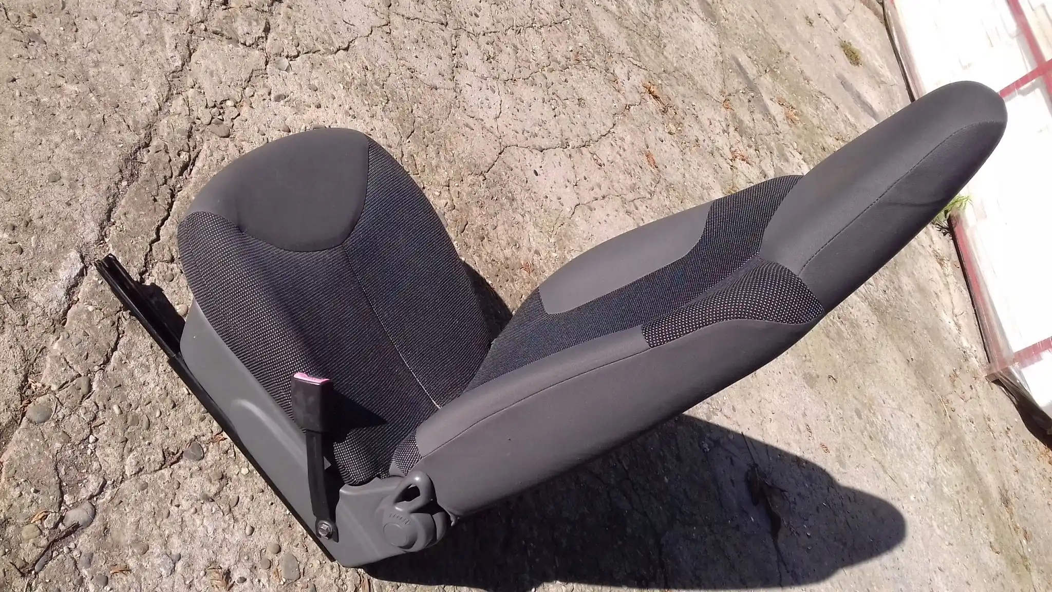 FOTEL PRAWY PRZÓD PRZEDNI PEUGEOT 107 3D 05-