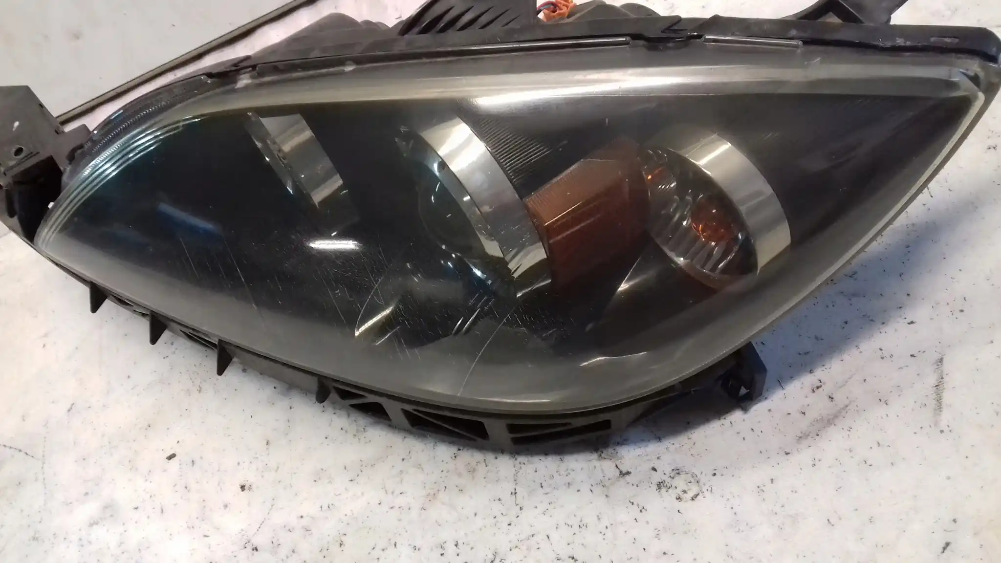 LAMPA LEWY PRZÓD PRZEDNIA MAZDA 3 BK HB 03-