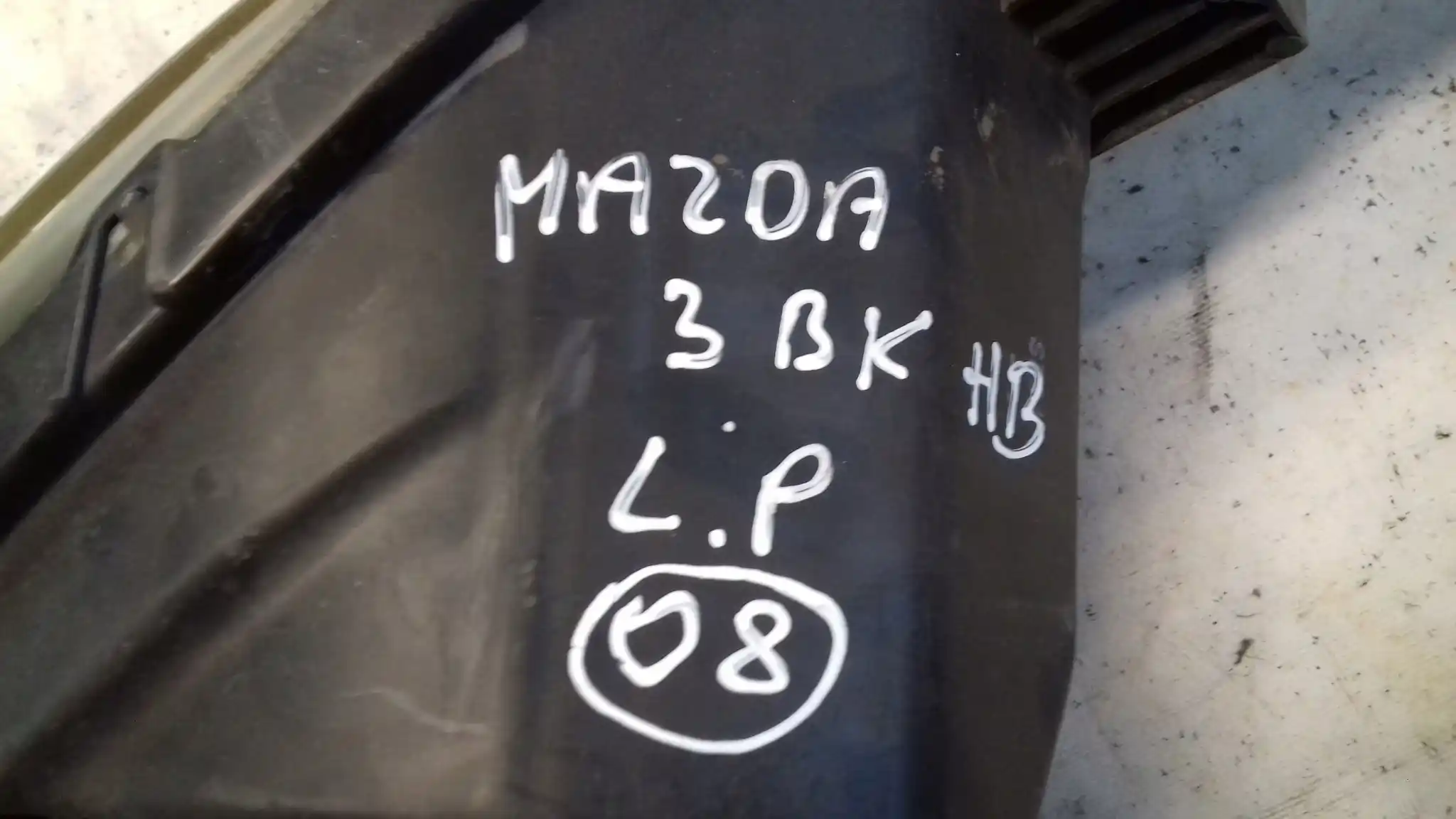 LAMPA LEWY PRZÓD PRZEDNIA MAZDA 3 BK HB 03-