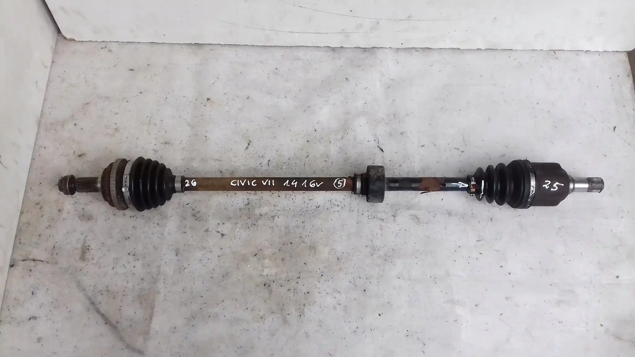 PÓŁOŚ LEWA DŁUGA HONDA CIVIC VII 1.4 16V 00-06