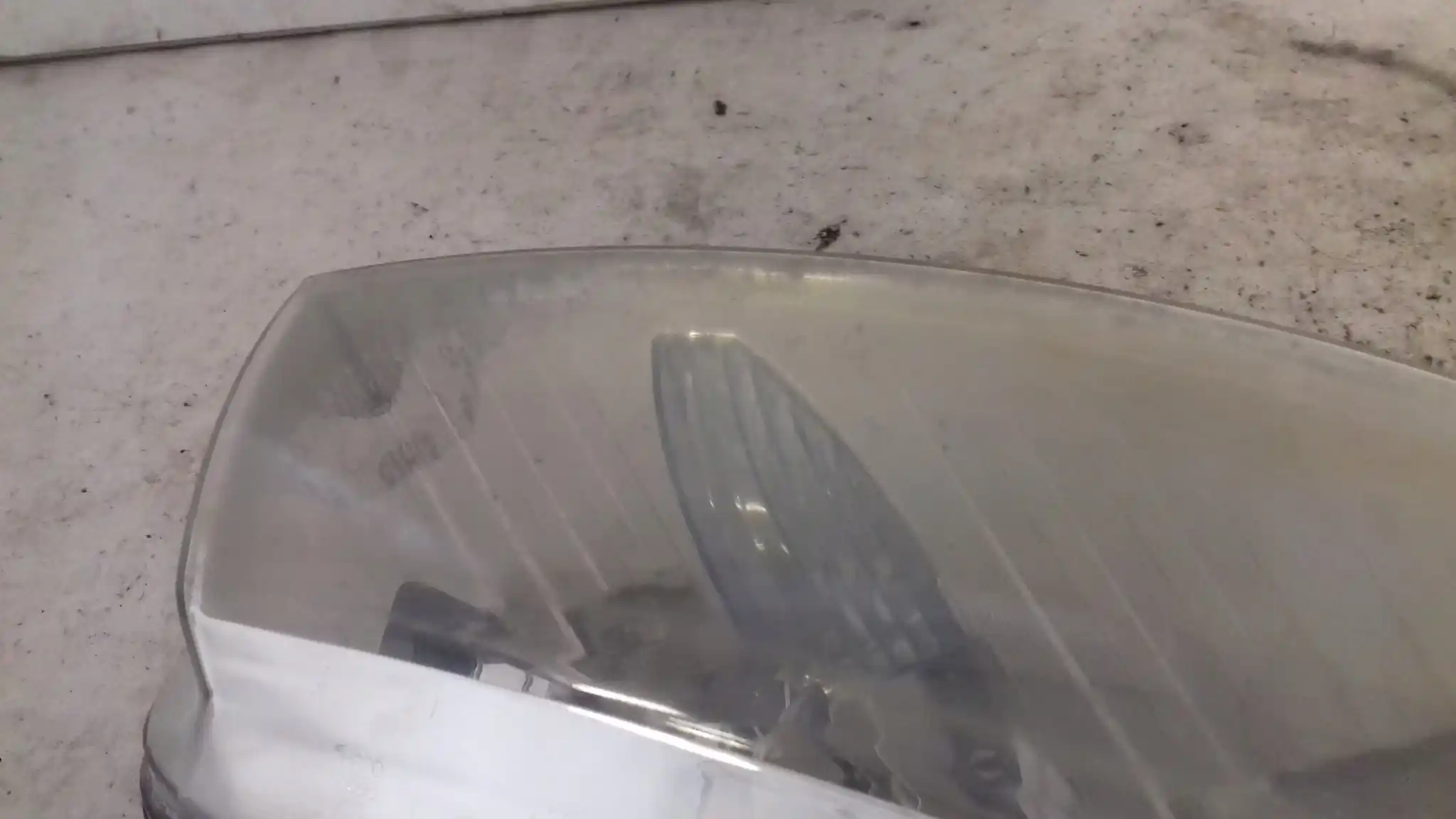 LAMPA PRAWY PRZÓD PRZEDNIA FIAT STILO 5D HB KOMBI 01-