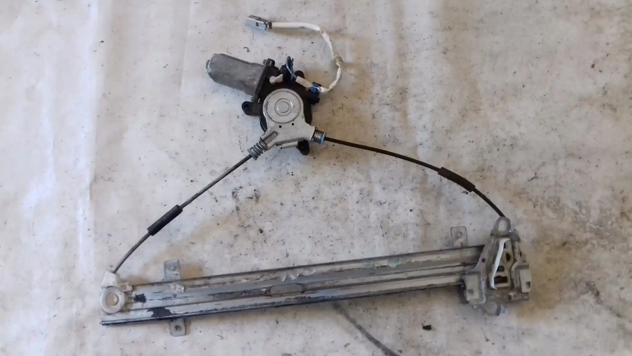 MECHANIZM SILNICZEK SZYBY PRAWY PRZÓD 2 PIN HONDA CIVIC VII 5D HB 00-06