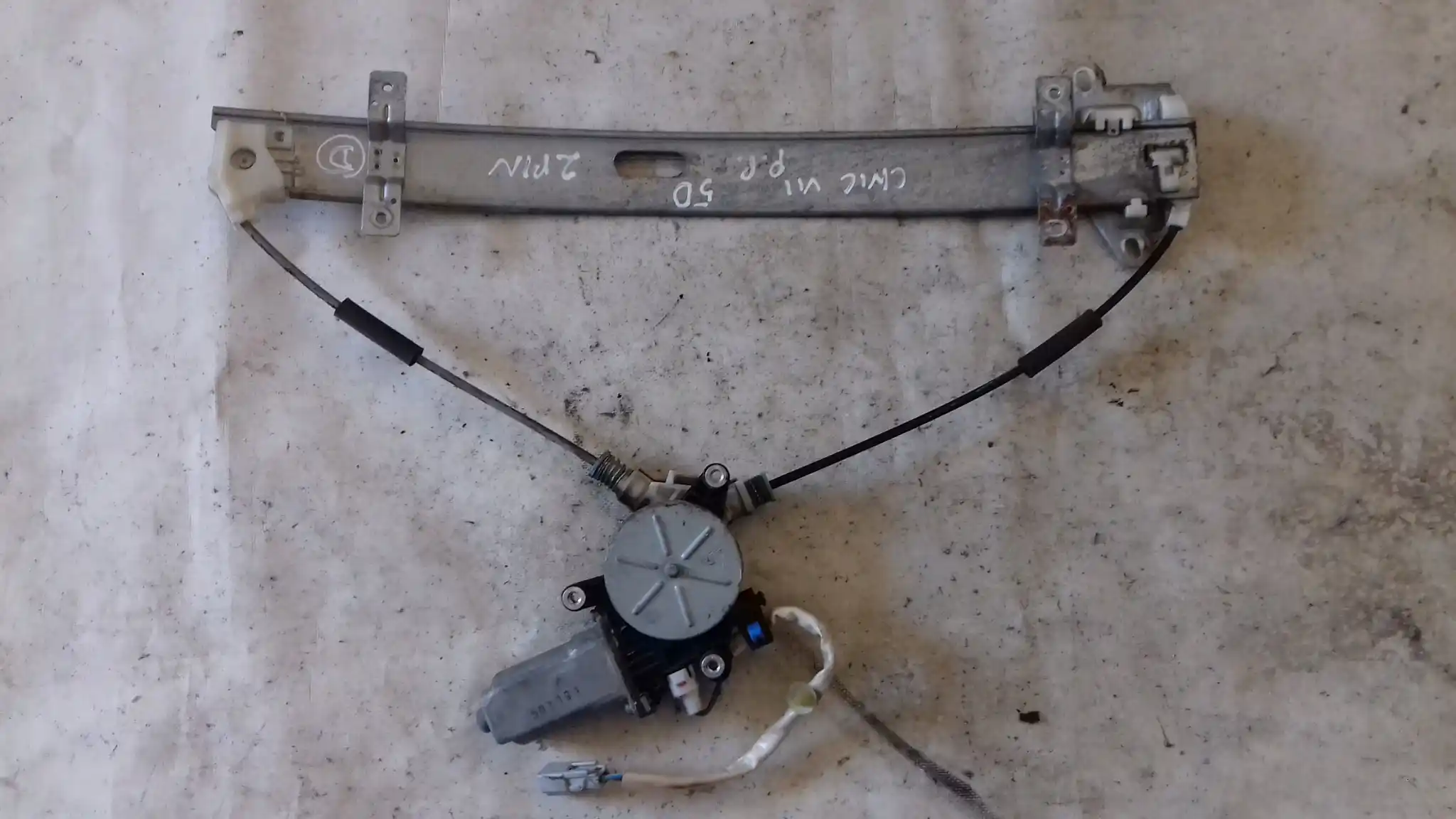 MECHANIZM SILNICZEK SZYBY PRAWY PRZÓD 2 PIN HONDA CIVIC VII 5D HB 00-06