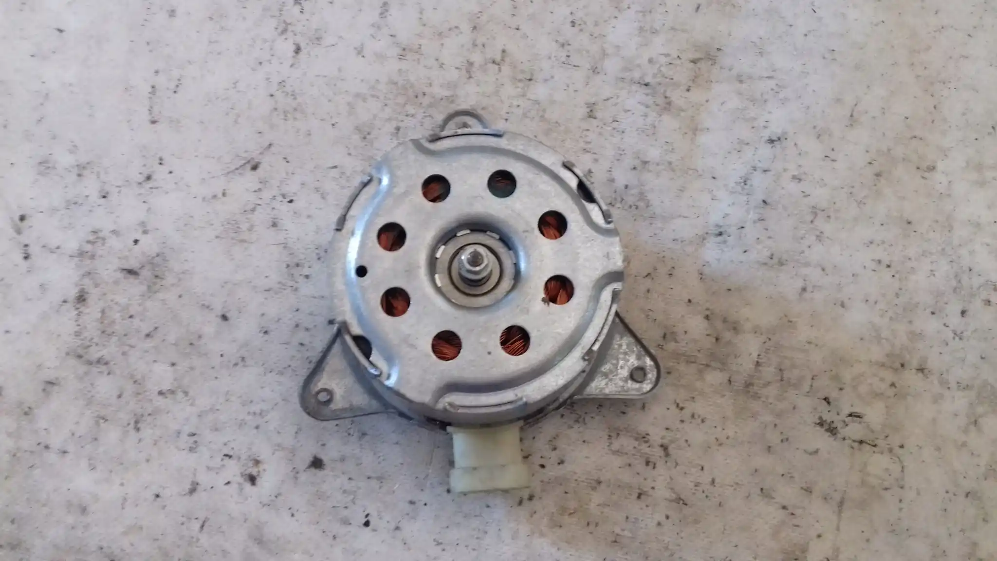 SILNICZEK WENTYLATORA CHŁODNICY M11001100 FIAT DOBLO II 10-