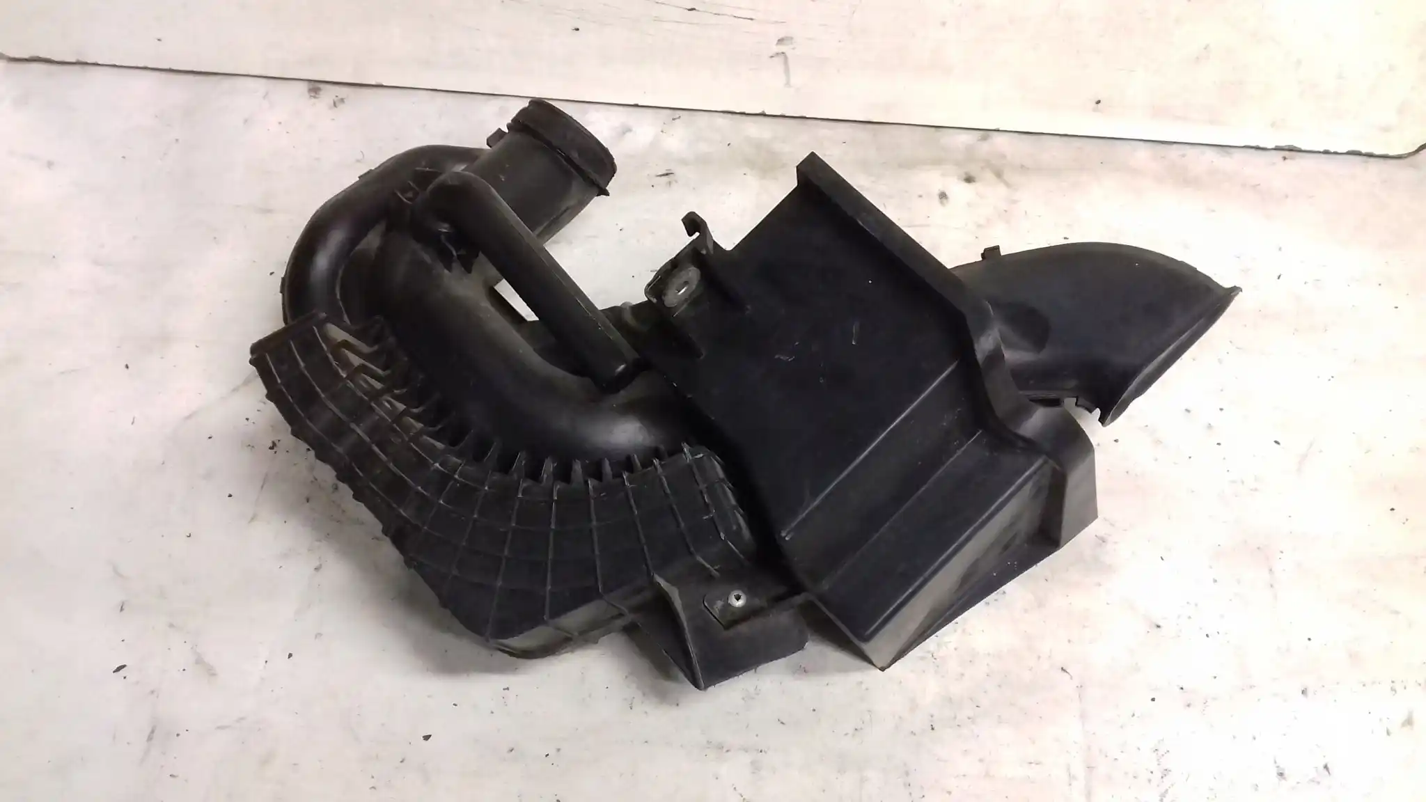 REZONATOR DOLOT POWIETRZA MAZDA 3 BK 2.0 16V 03-09