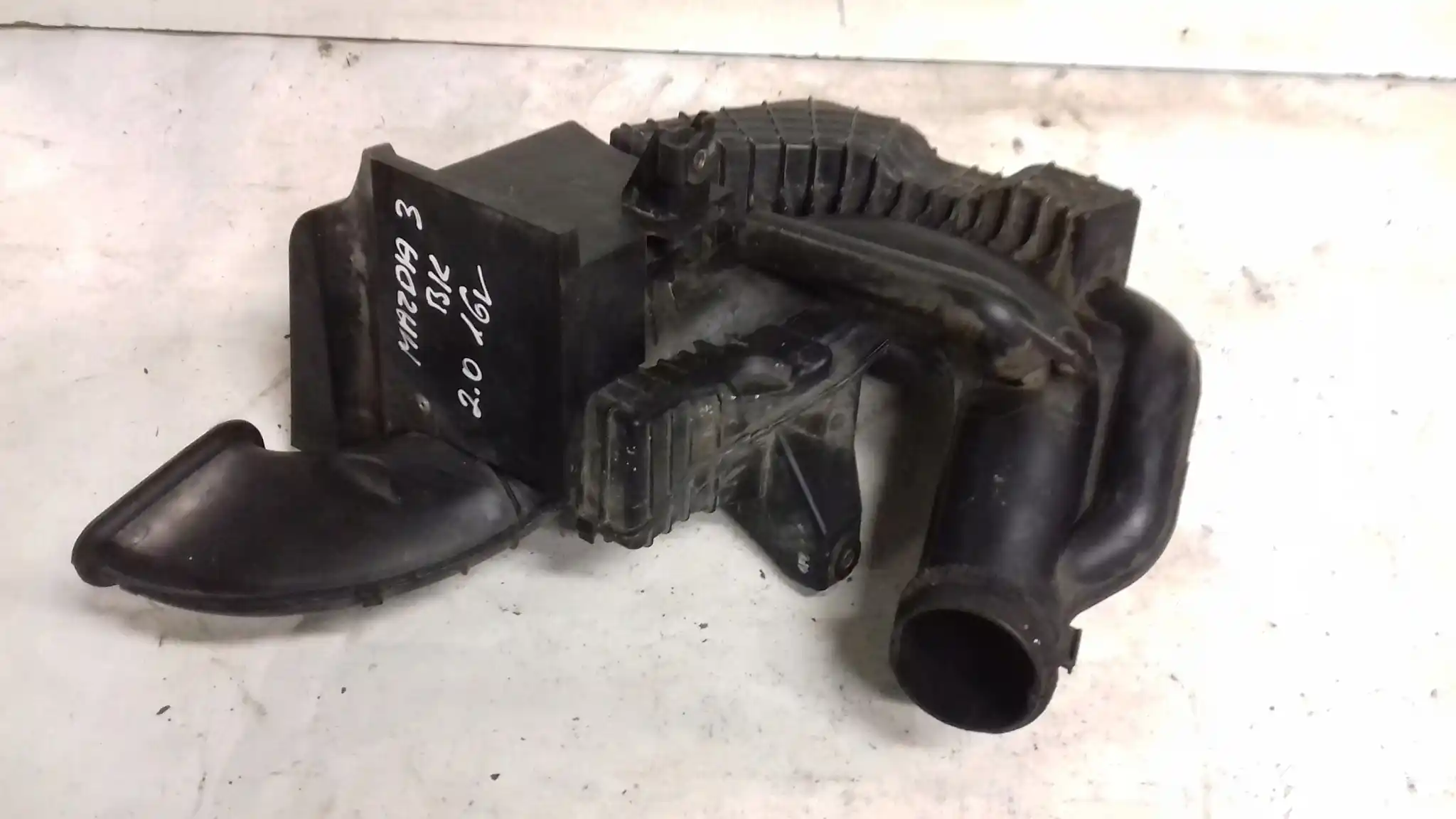 REZONATOR DOLOT POWIETRZA MAZDA 3 BK 2.0 16V 03-09