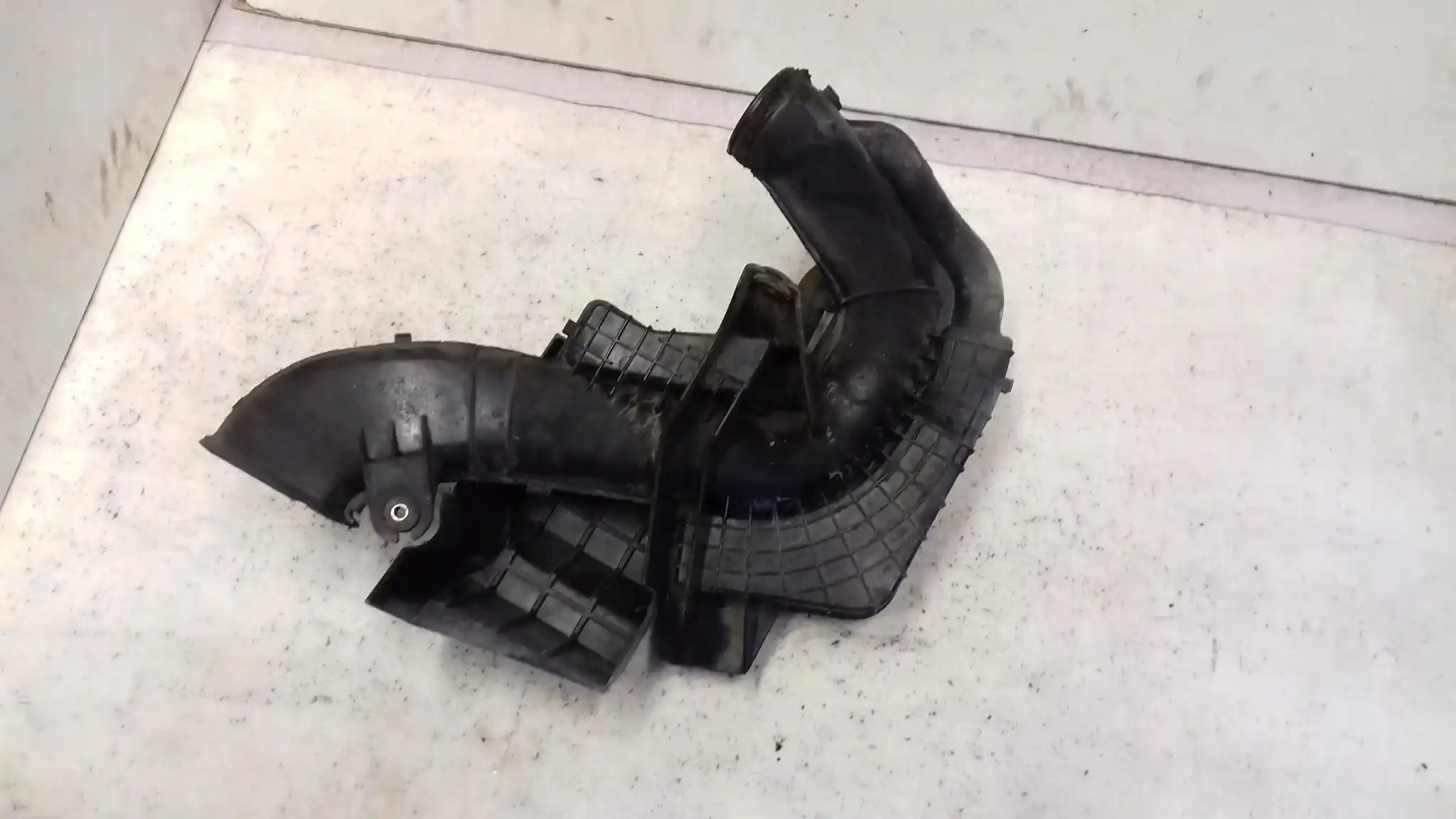 REZONATOR DOLOT POWIETRZA MAZDA 3 BK 2.0 16V 03-09