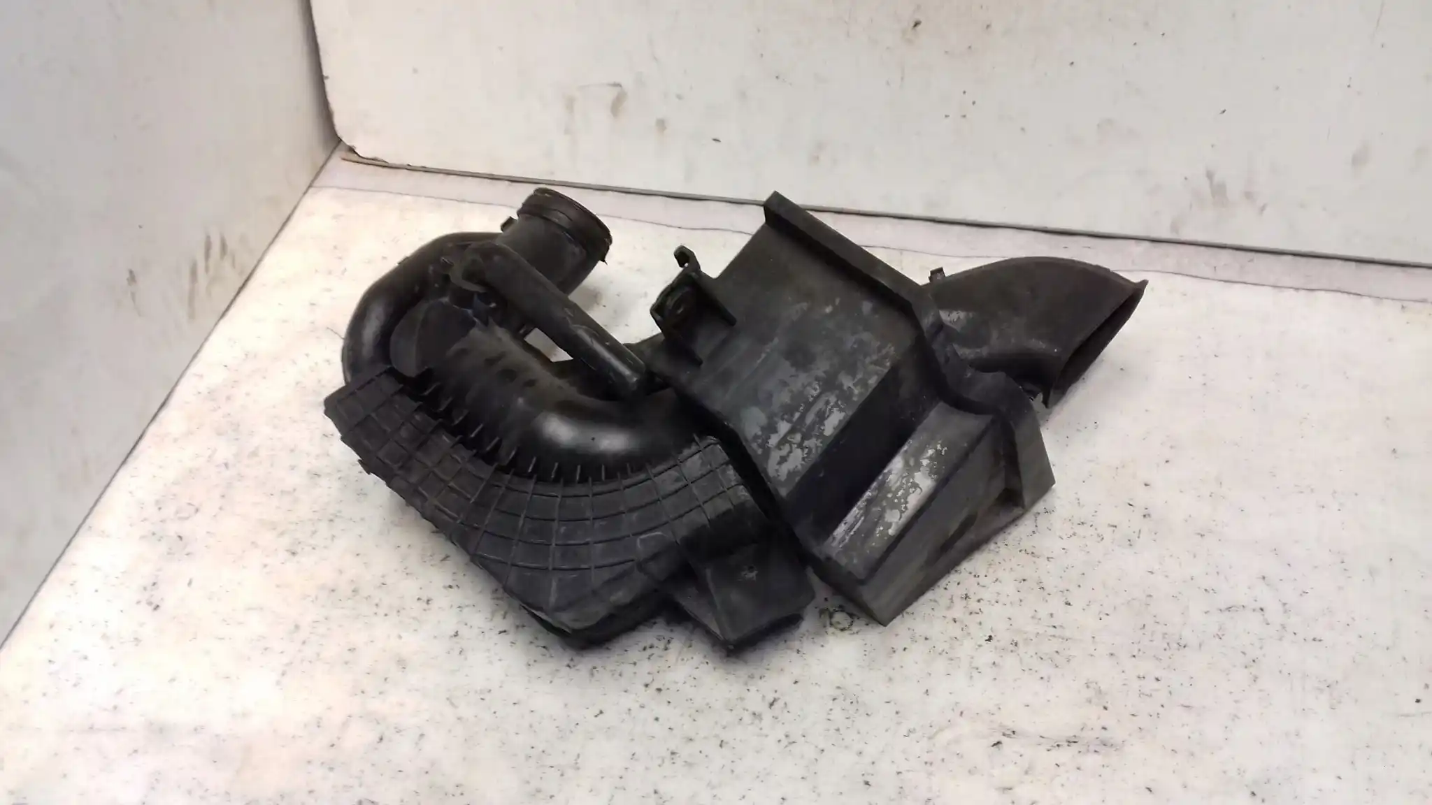 REZONATOR DOLOT POWIETRZA MAZDA 3 BK 2.0 16V 03-09