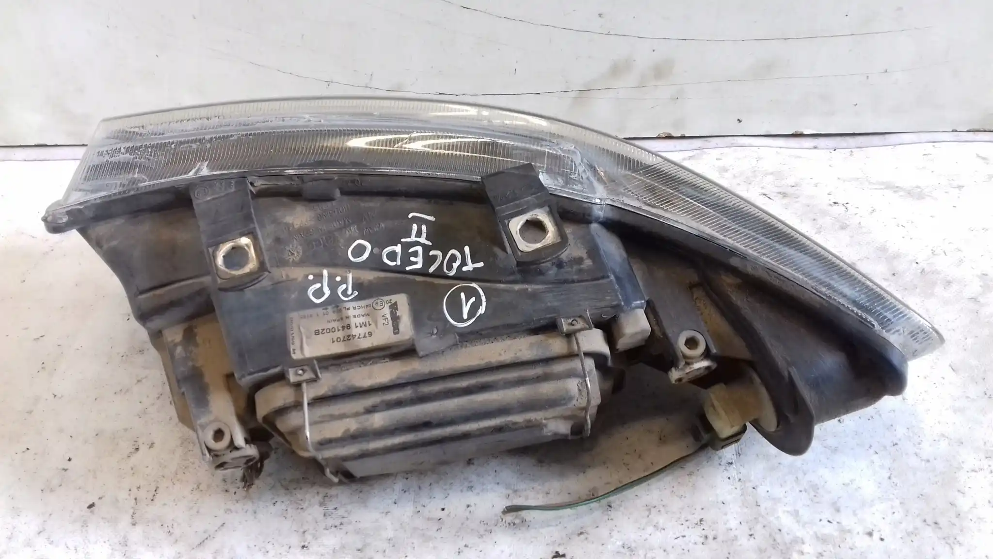 LAMPA PRAWY PRZÓD PRZEDNIA 67742701 SEAT TOLEDO II LEON I 98-05