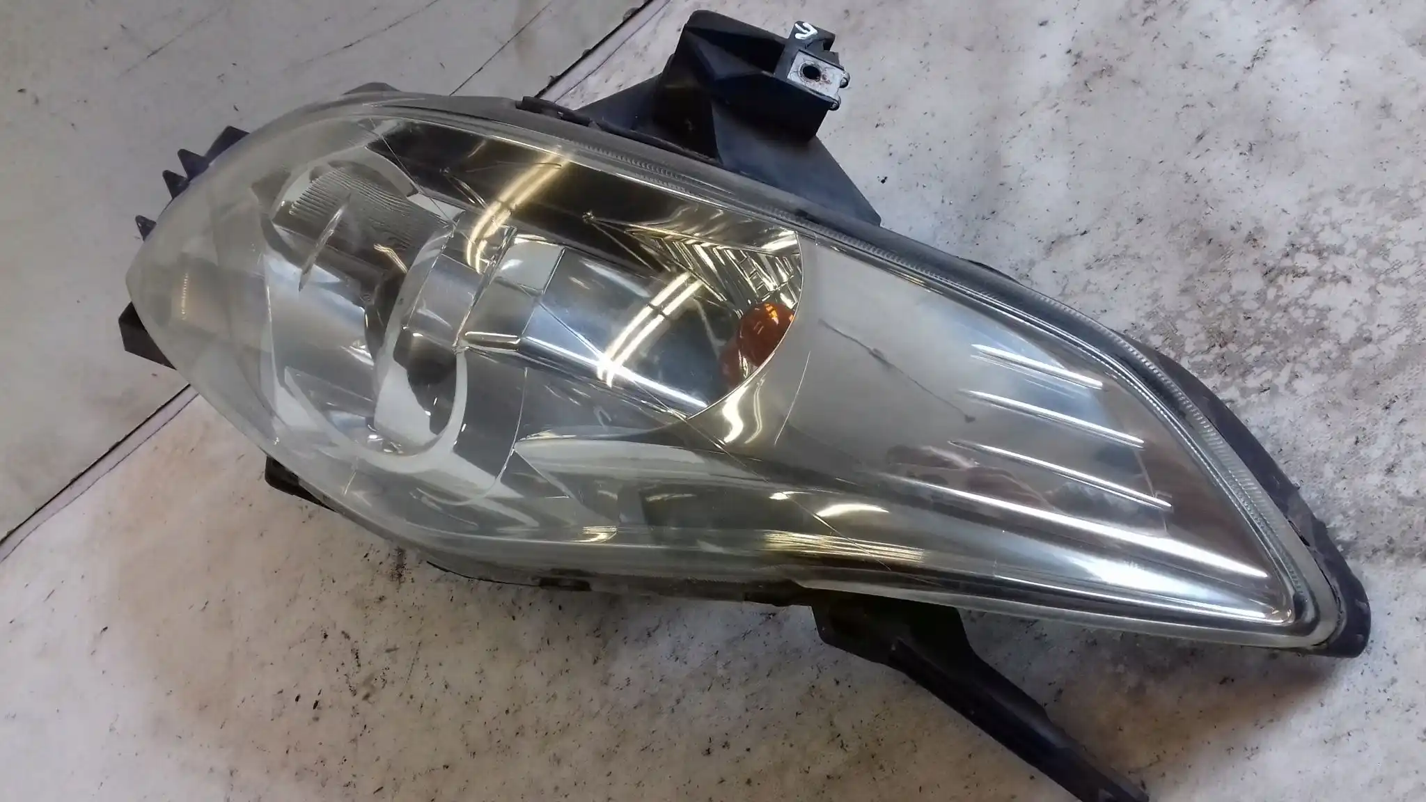 LAMPA PRAWY PRZÓD PRZEDNIA MAZDA 5 I CR 05-07