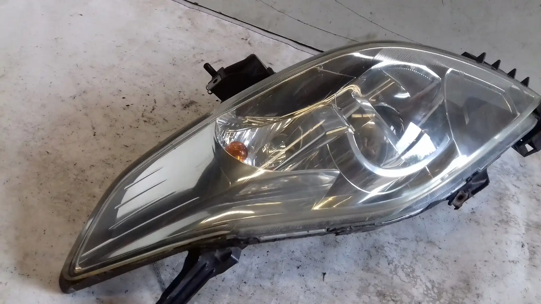 LAMPA LEWY PRZÓD PRZEDNIA MAZDA 5 I CR 05-07