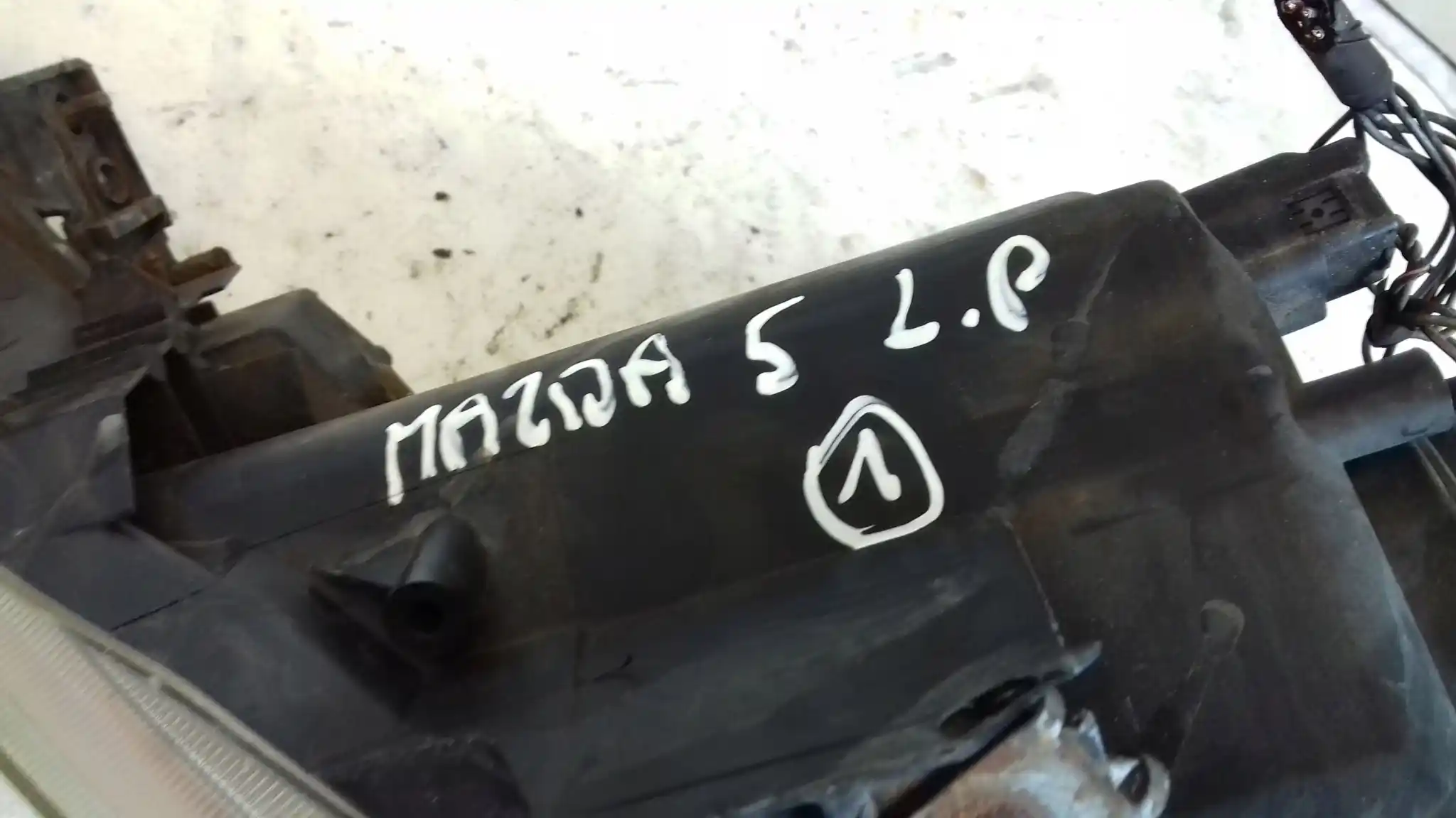 LAMPA LEWY PRZÓD PRZEDNIA MAZDA 5 I CR 05-07