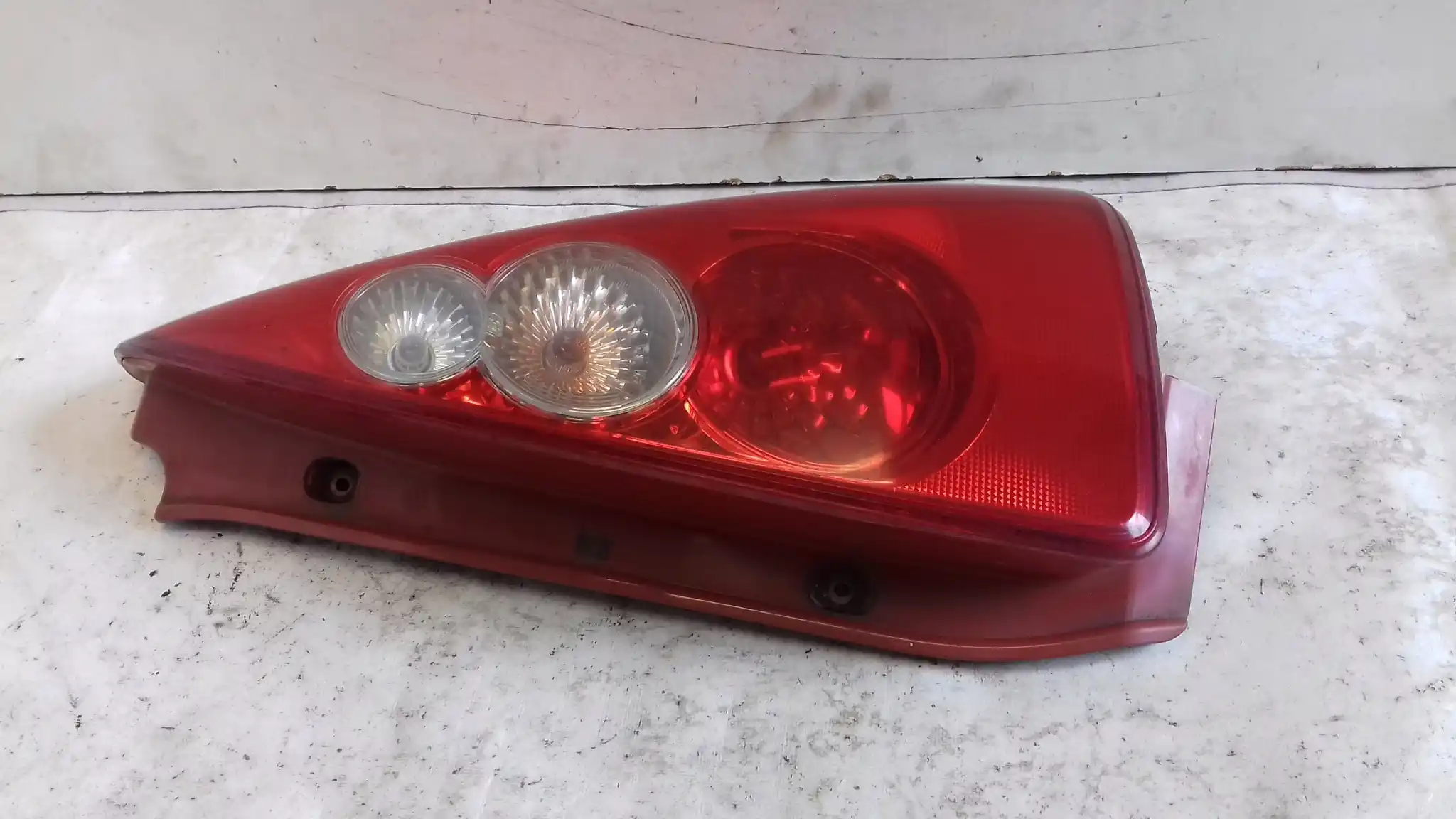 LAMPA PRAWY TYŁ TYLNA MAZDA 5 I CR 05-07