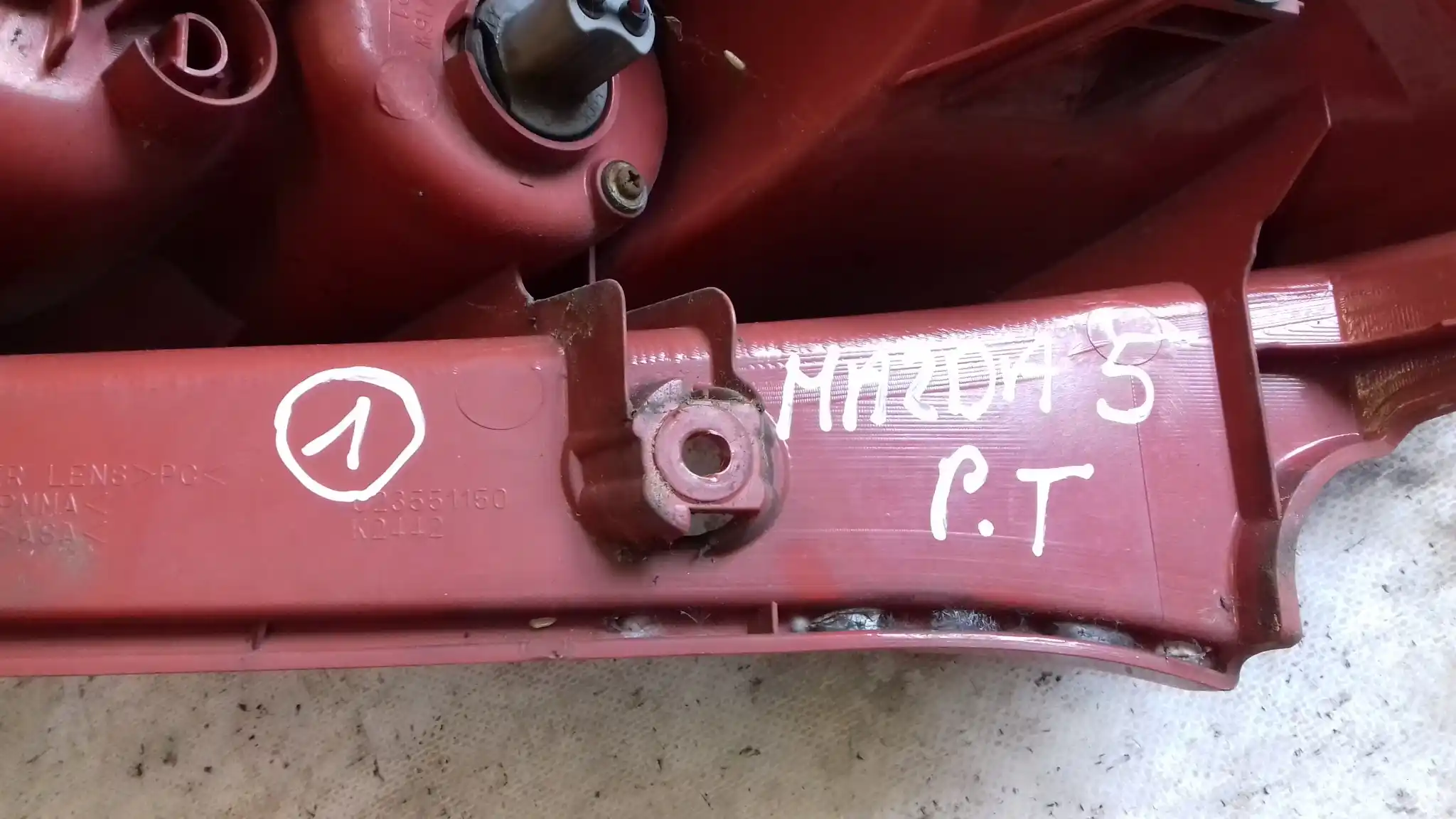 LAMPA PRAWY TYŁ TYLNA MAZDA 5 I CR 05-07