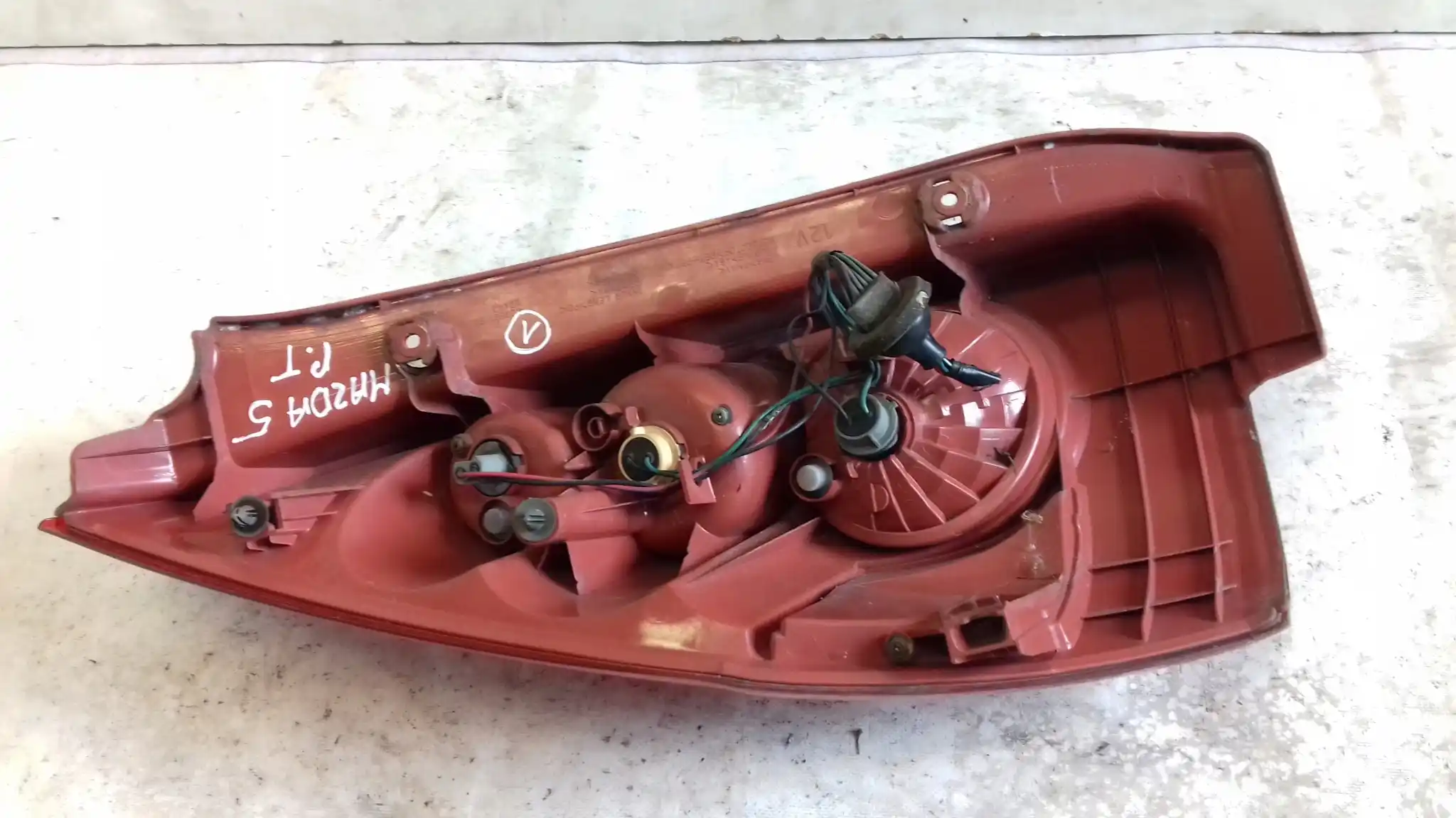 LAMPA PRAWY TYŁ TYLNA MAZDA 5 I CR 05-07