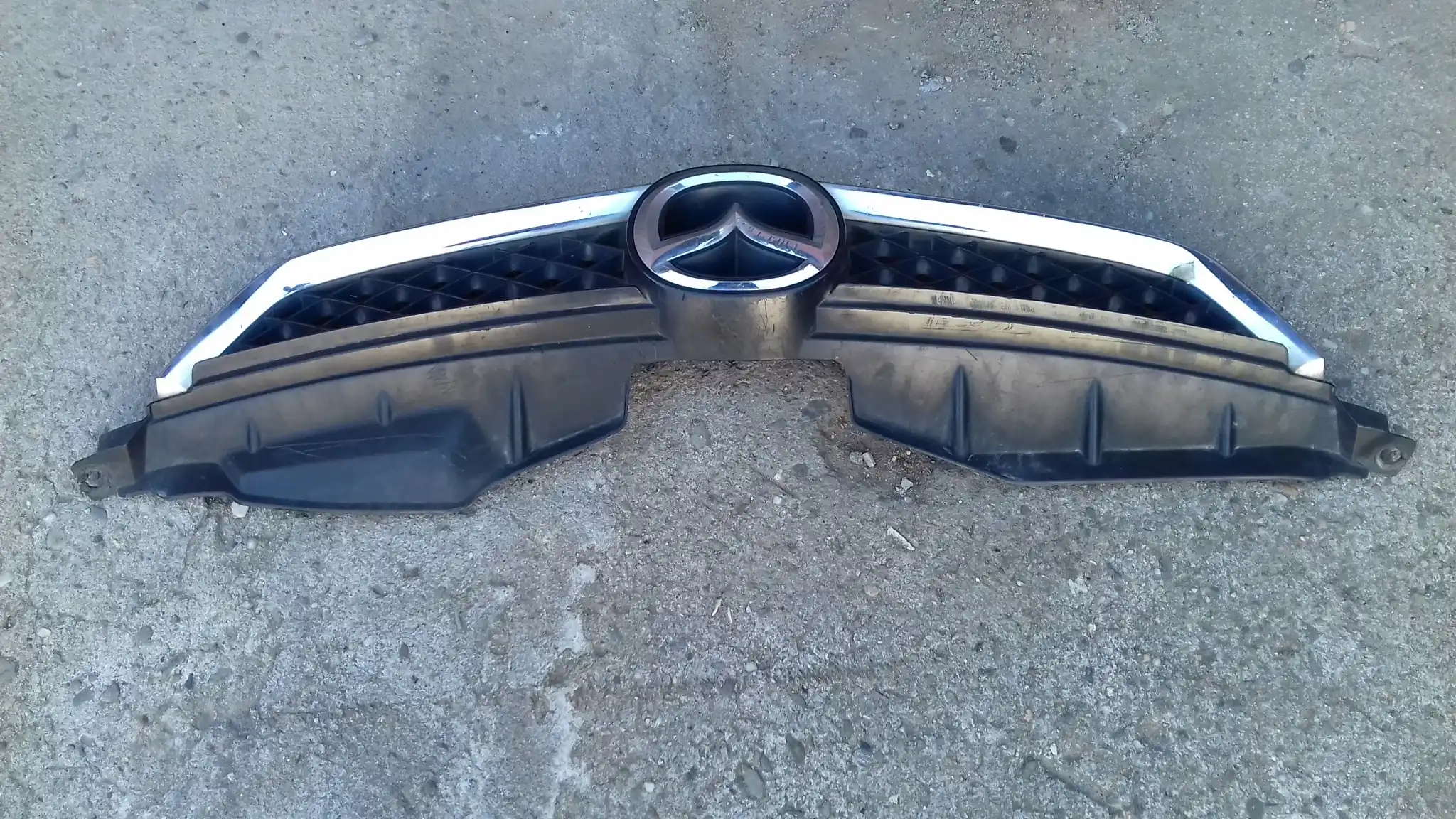 GRILL ATRAPA CHŁODNICY C23550711 MAZDA 5 I CR 05-07