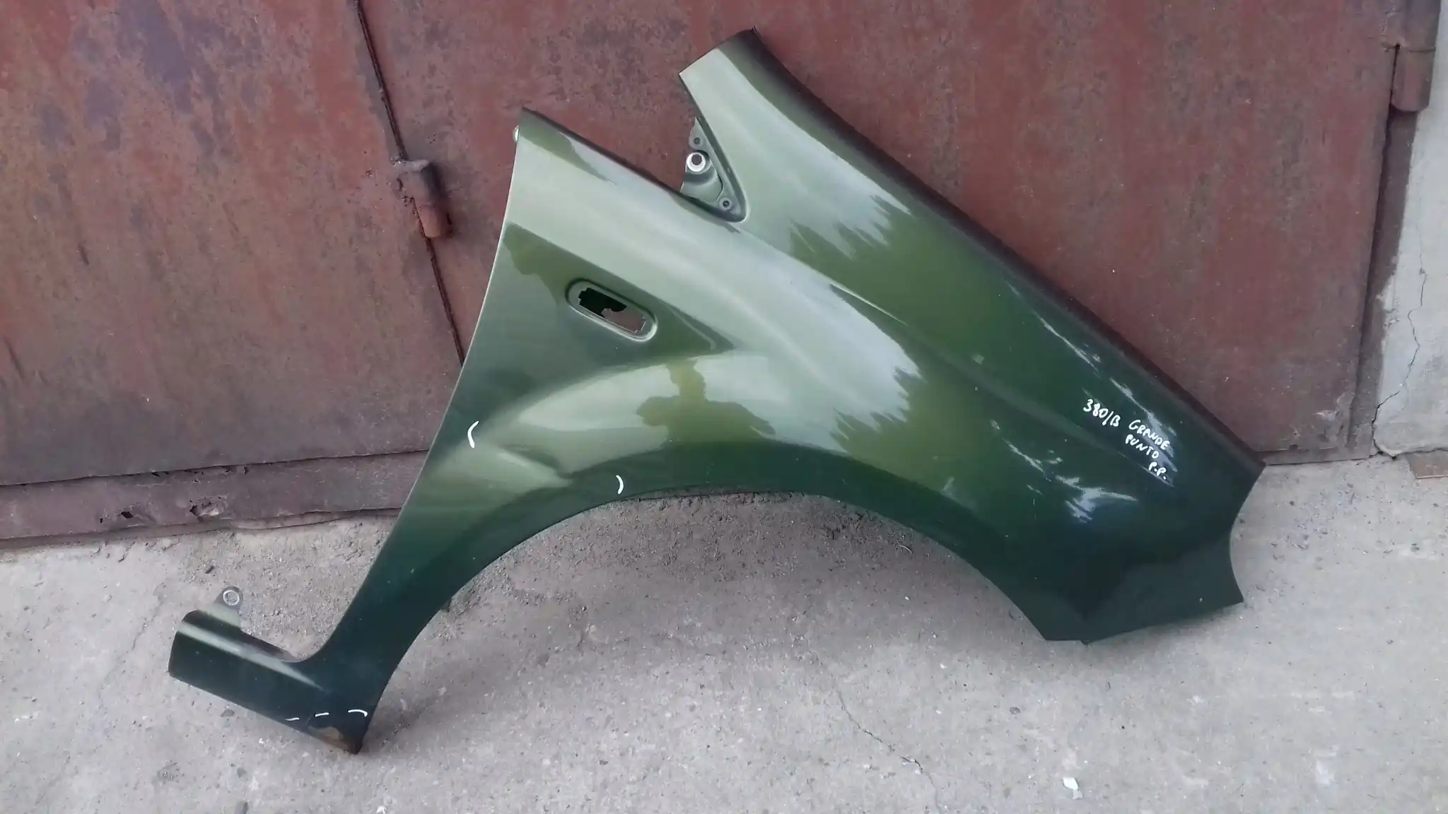 BŁOTNIK PRAWY PRZÓD PRZEDNI FIAT GRANDE PUNTO 05-09 380/B